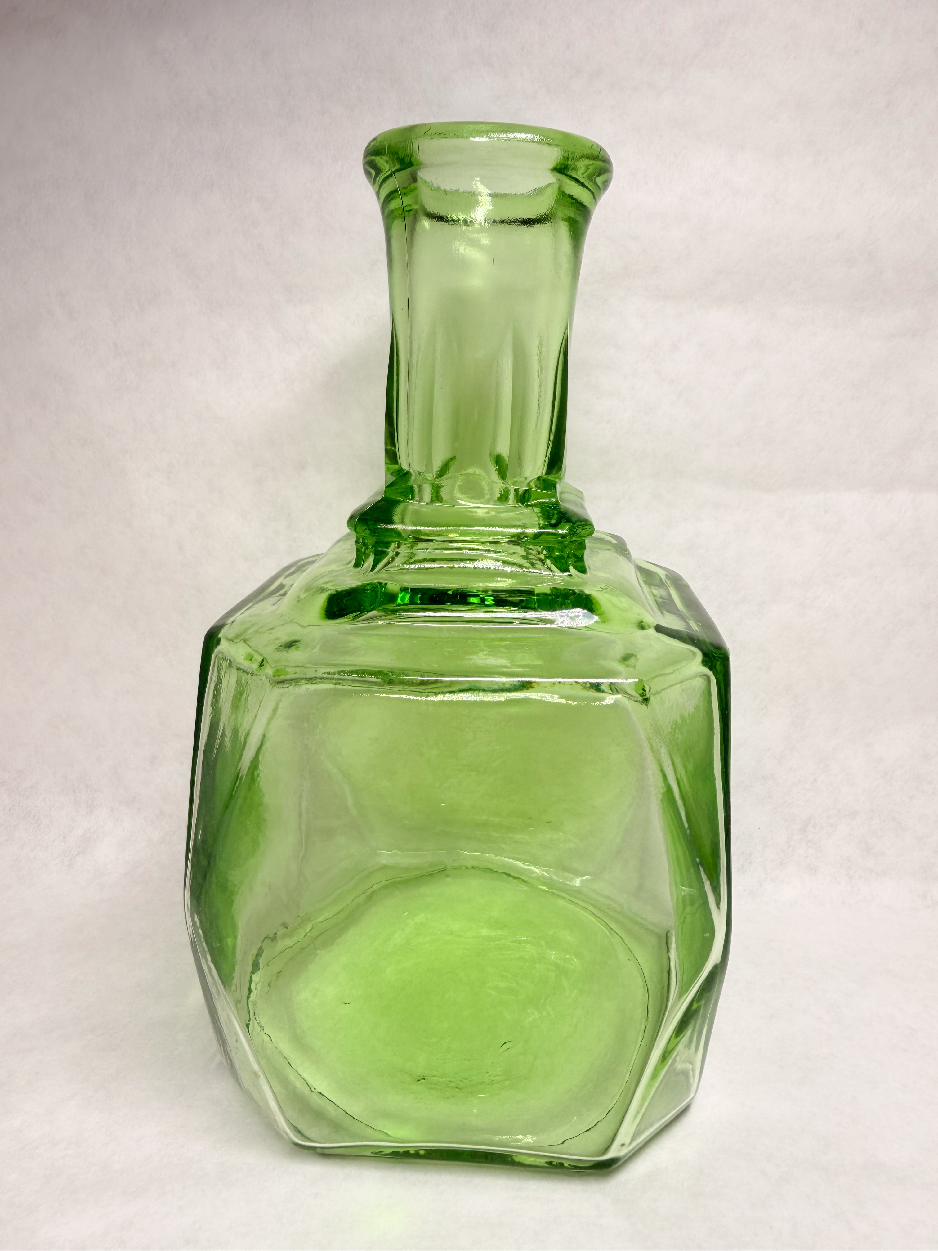 URANIUM GLASS DECANTER, CIRCA 1930S