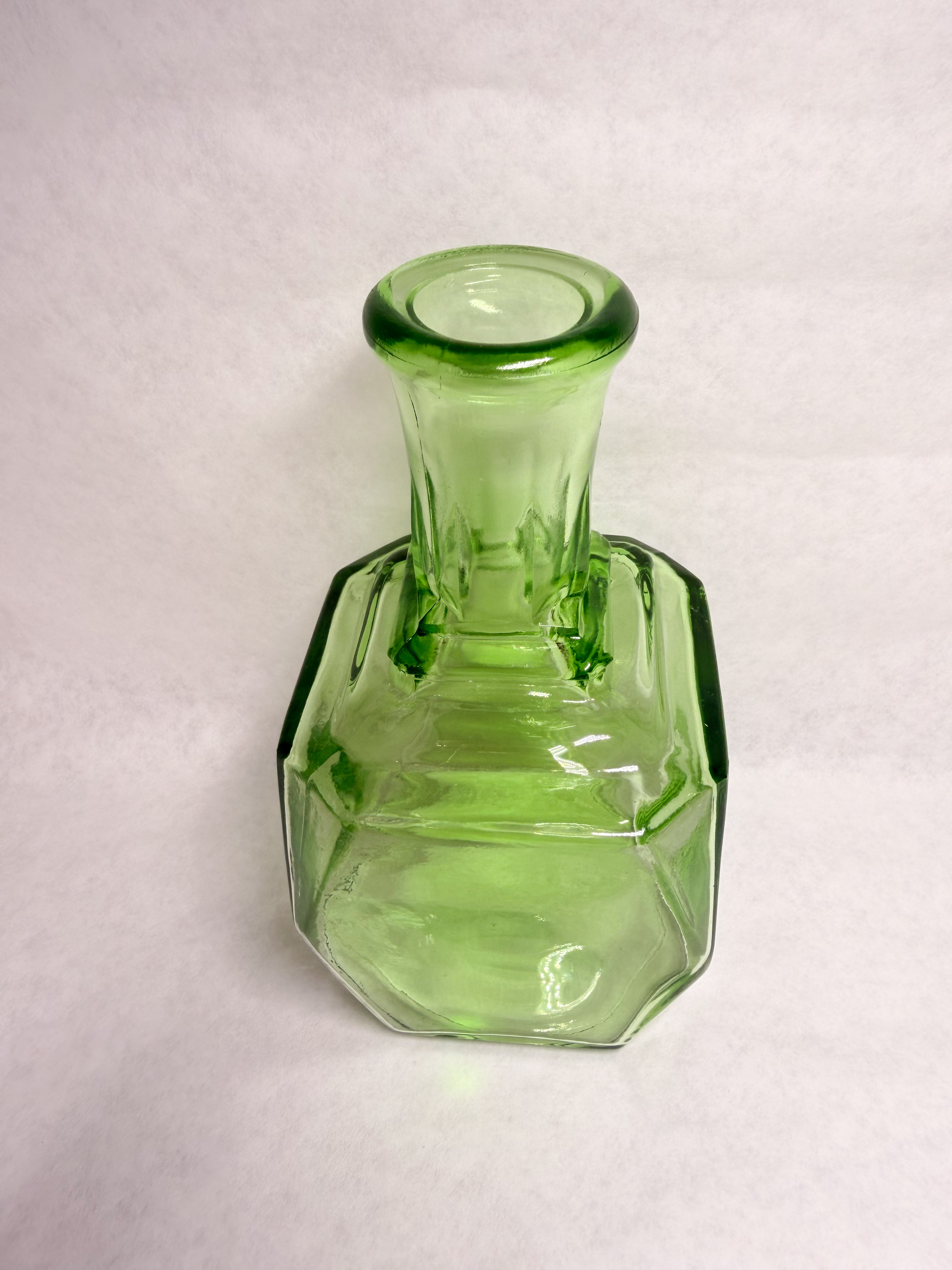 URANIUM GLASS DECANTER, CIRCA 1930S