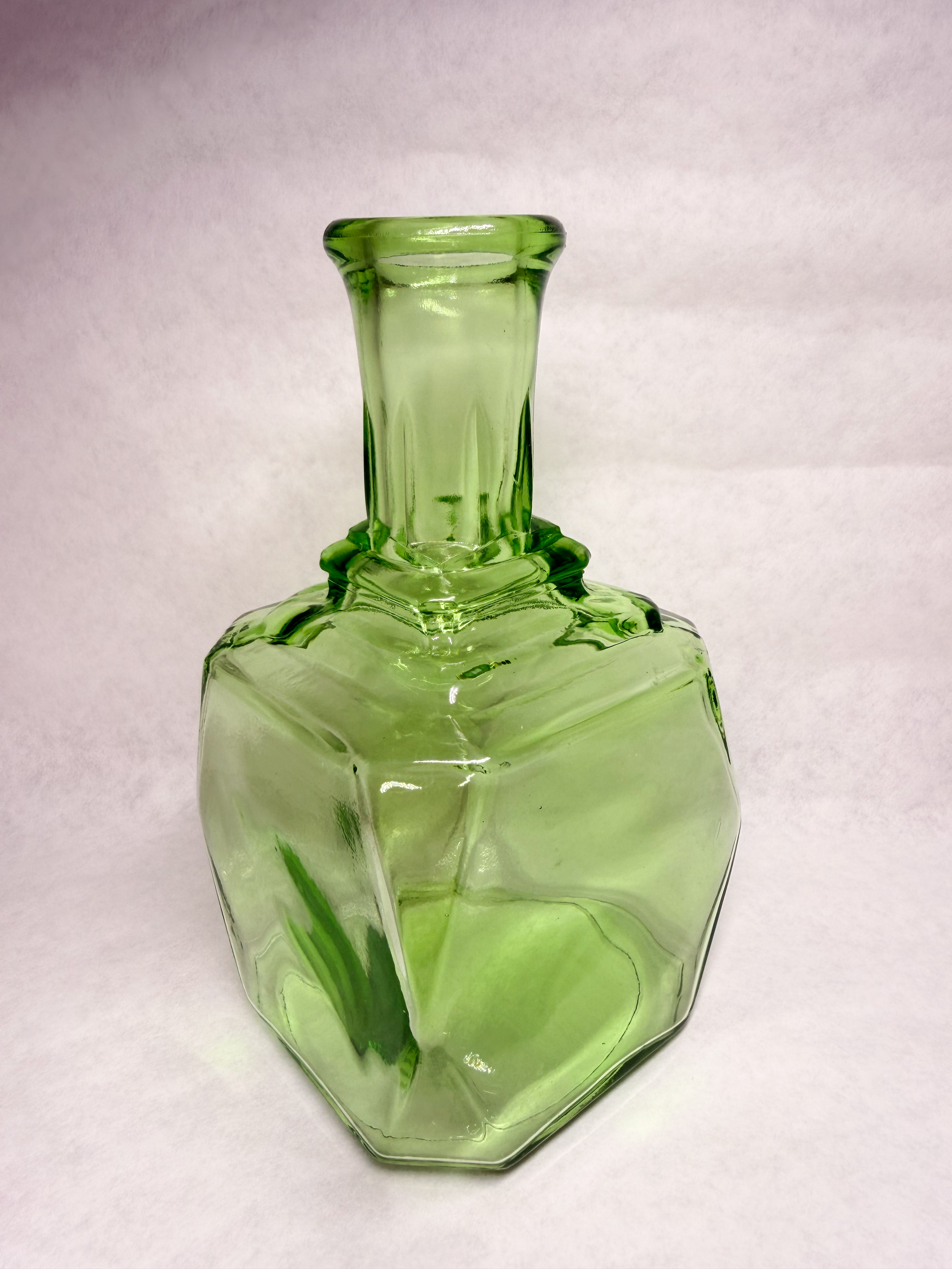 URANIUM GLASS DECANTER, CIRCA 1930S