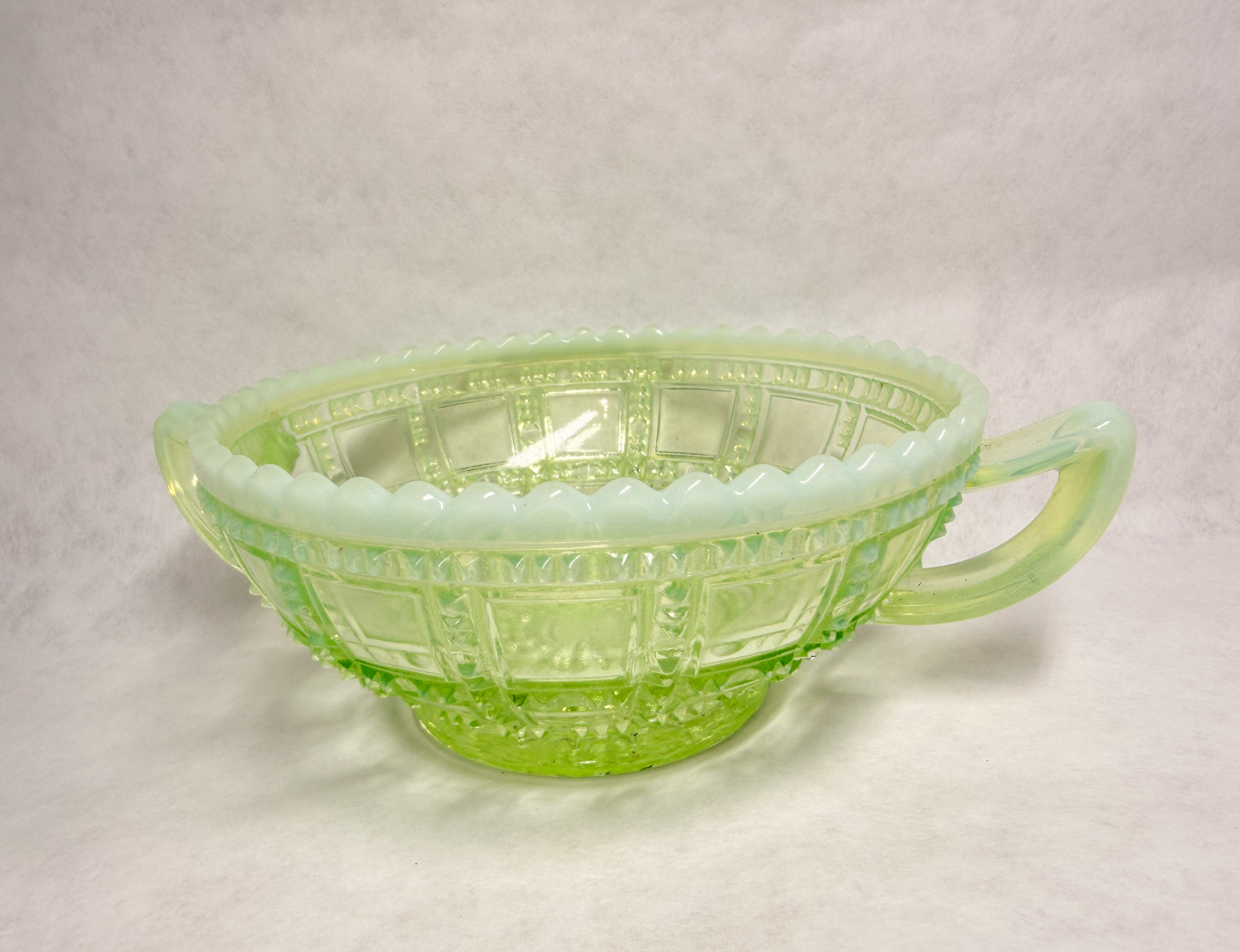 BEADED BLOCK URANIUM OPALESCENT GLASS DISH, CIRCA 1905