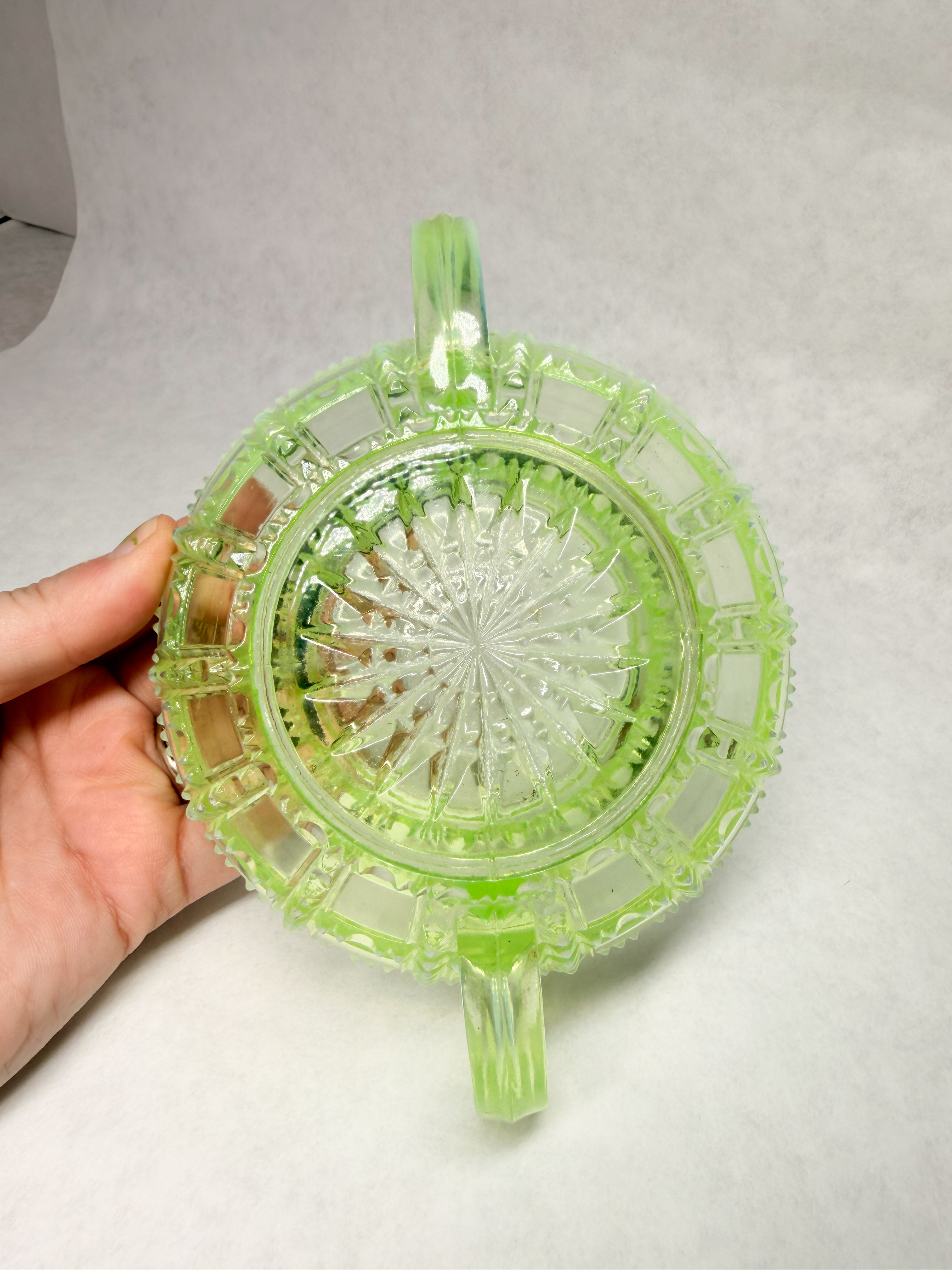 BEADED BLOCK URANIUM OPALESCENT GLASS DISH, CIRCA 1905