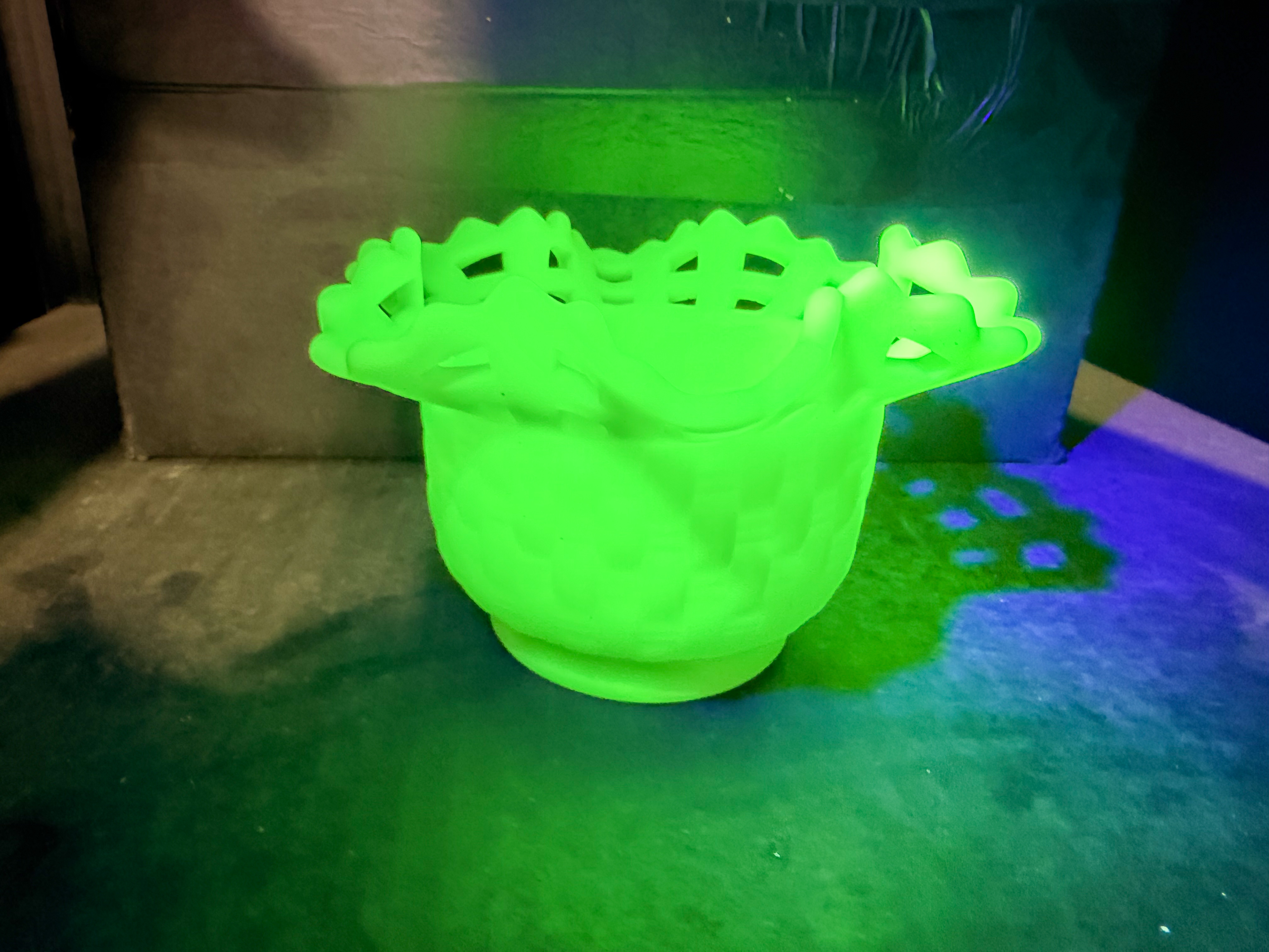 URANIUM CUSTARD GLASS BASKETWEAVE BOWL, 1950s