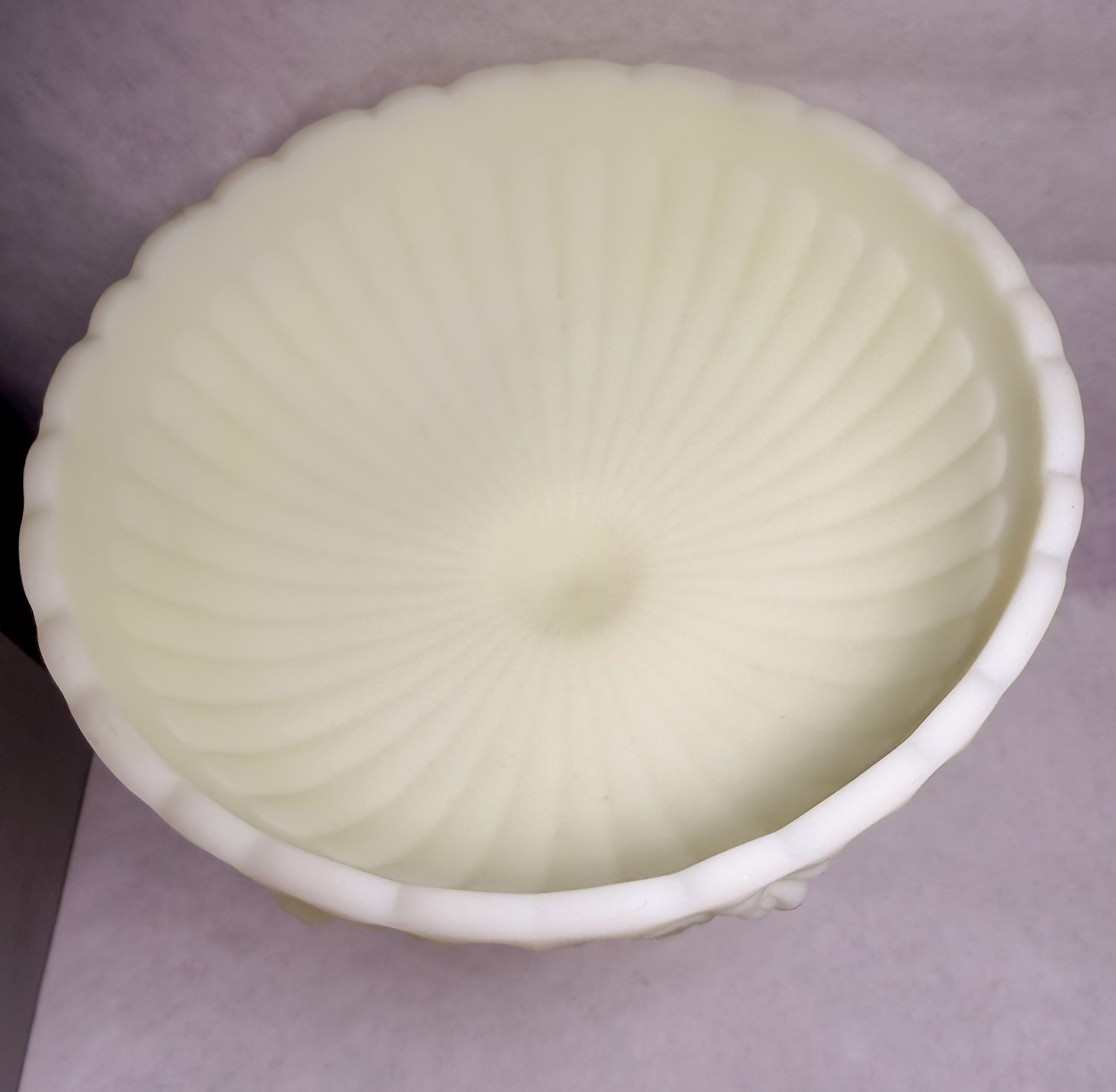 FENTON CUSTARD URANIUM GLASS COMPOTE, 1970S