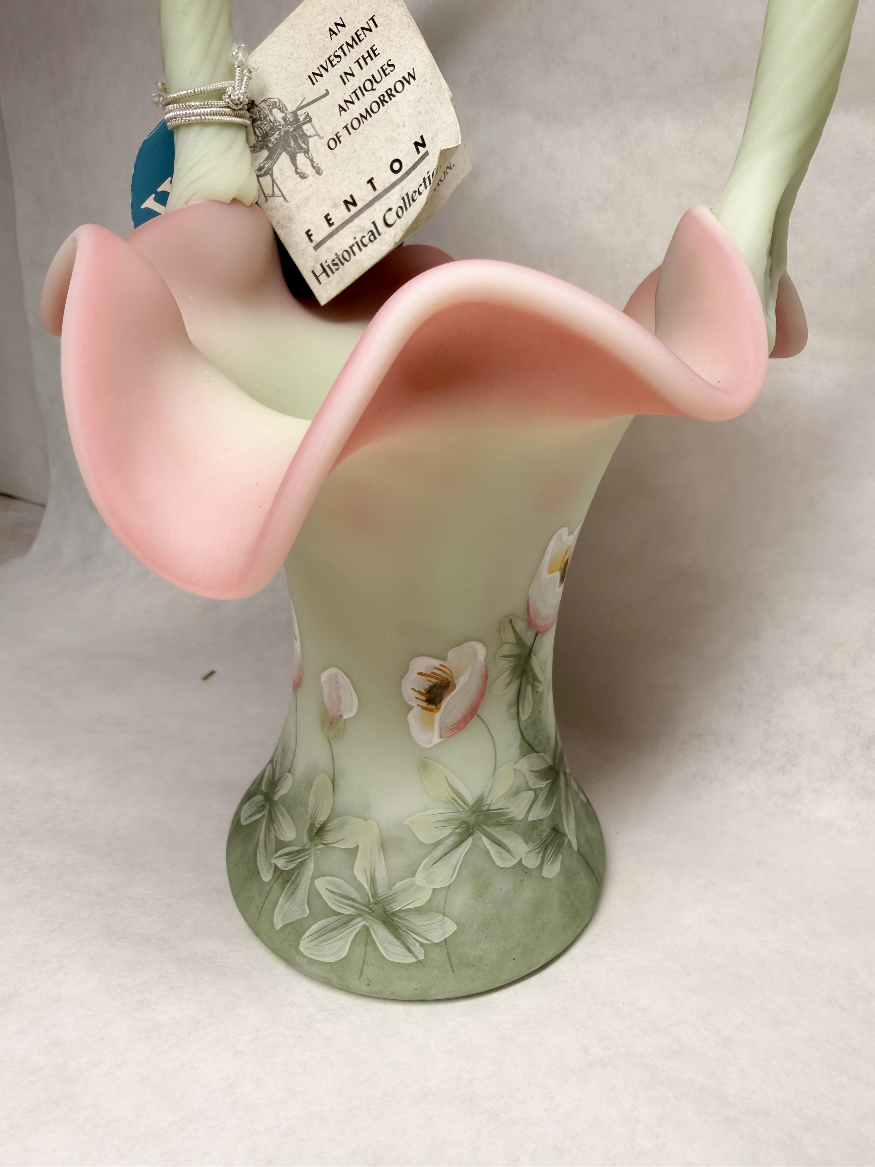 FENTON LOTUS MIST BURMESE BASKET 2000