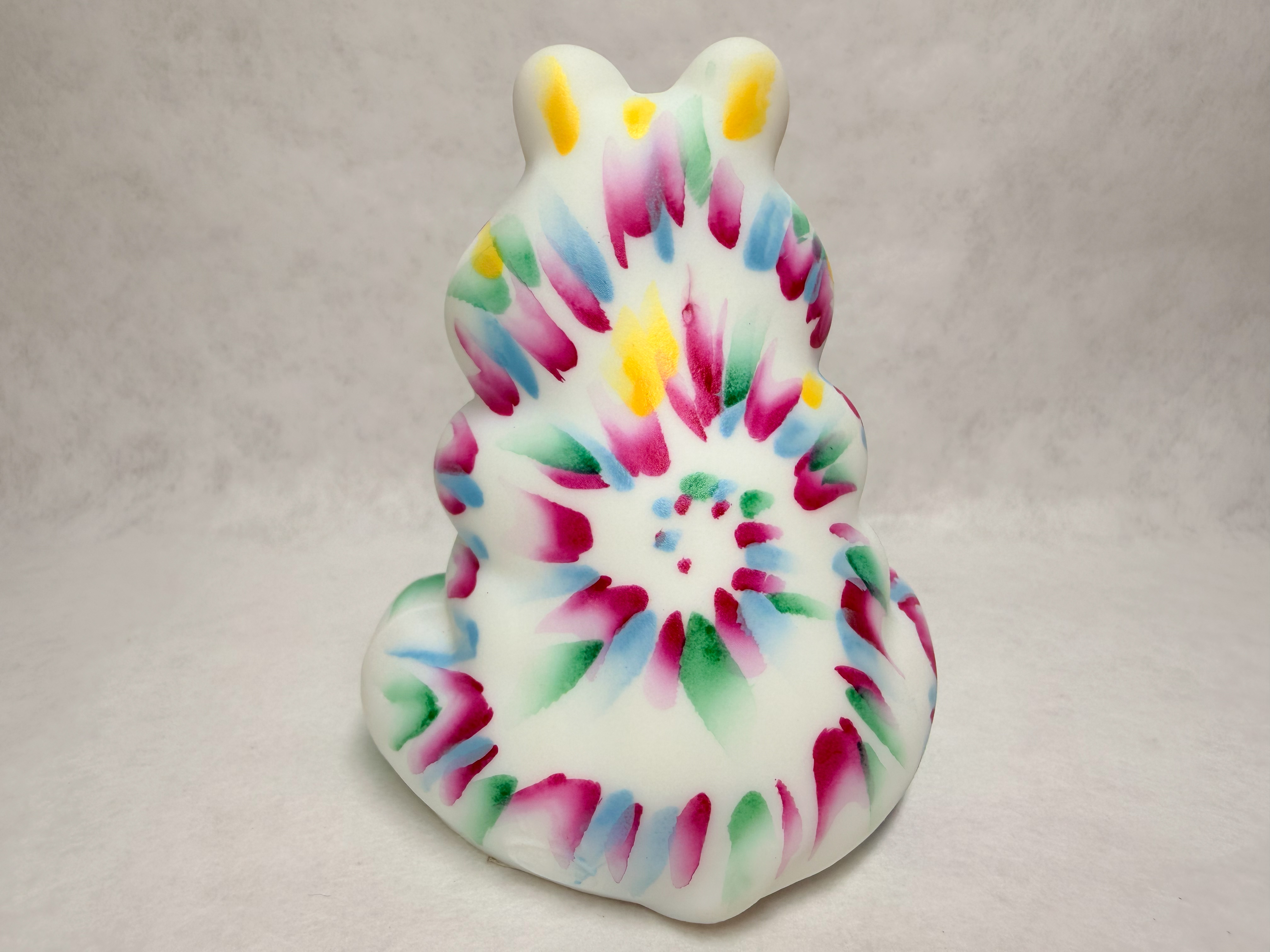JK SPINDLER FENTON TIE DIE HIPPO 44/100