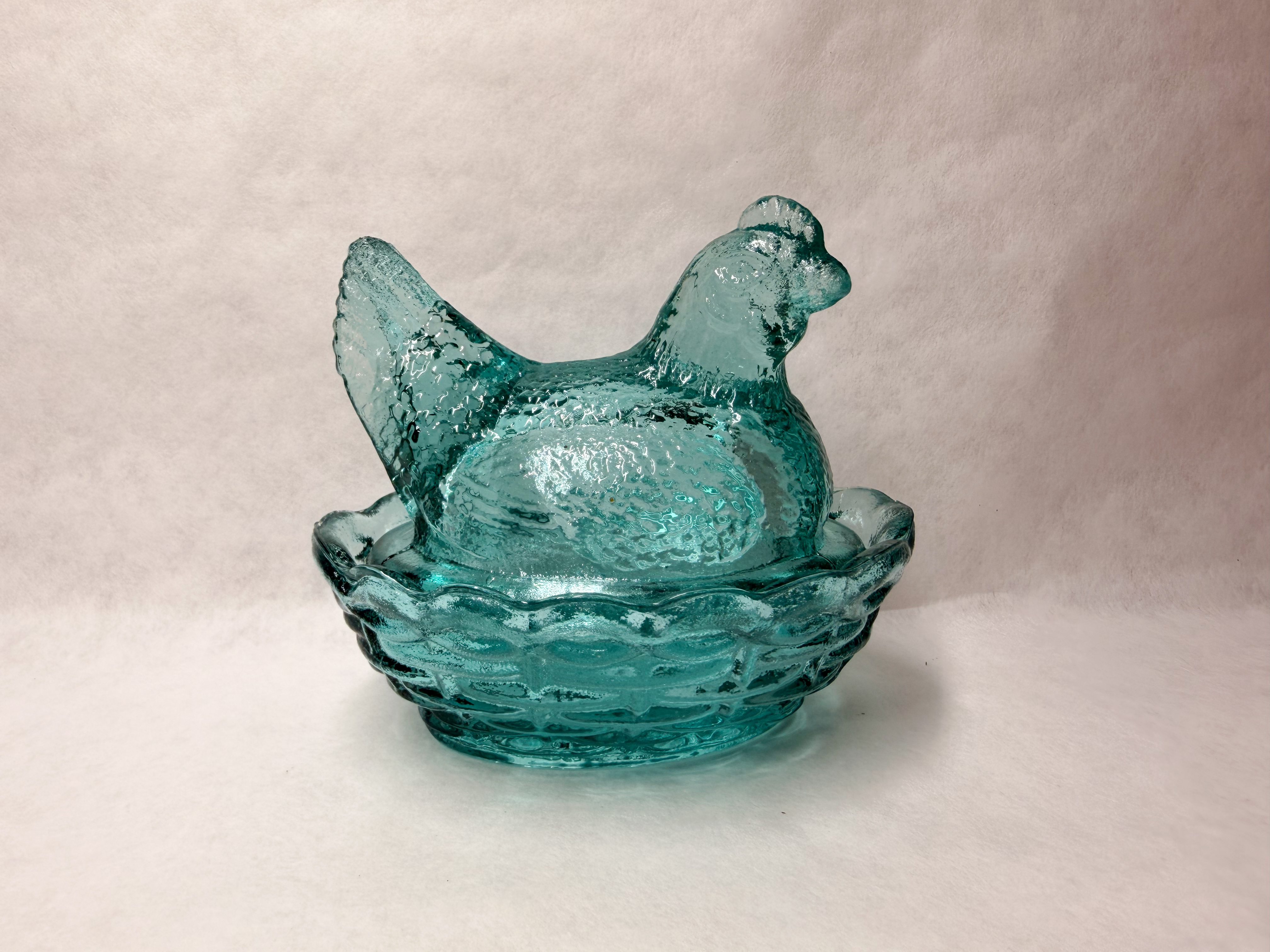 MOSSER AQUA GLASS HEN ON NEST