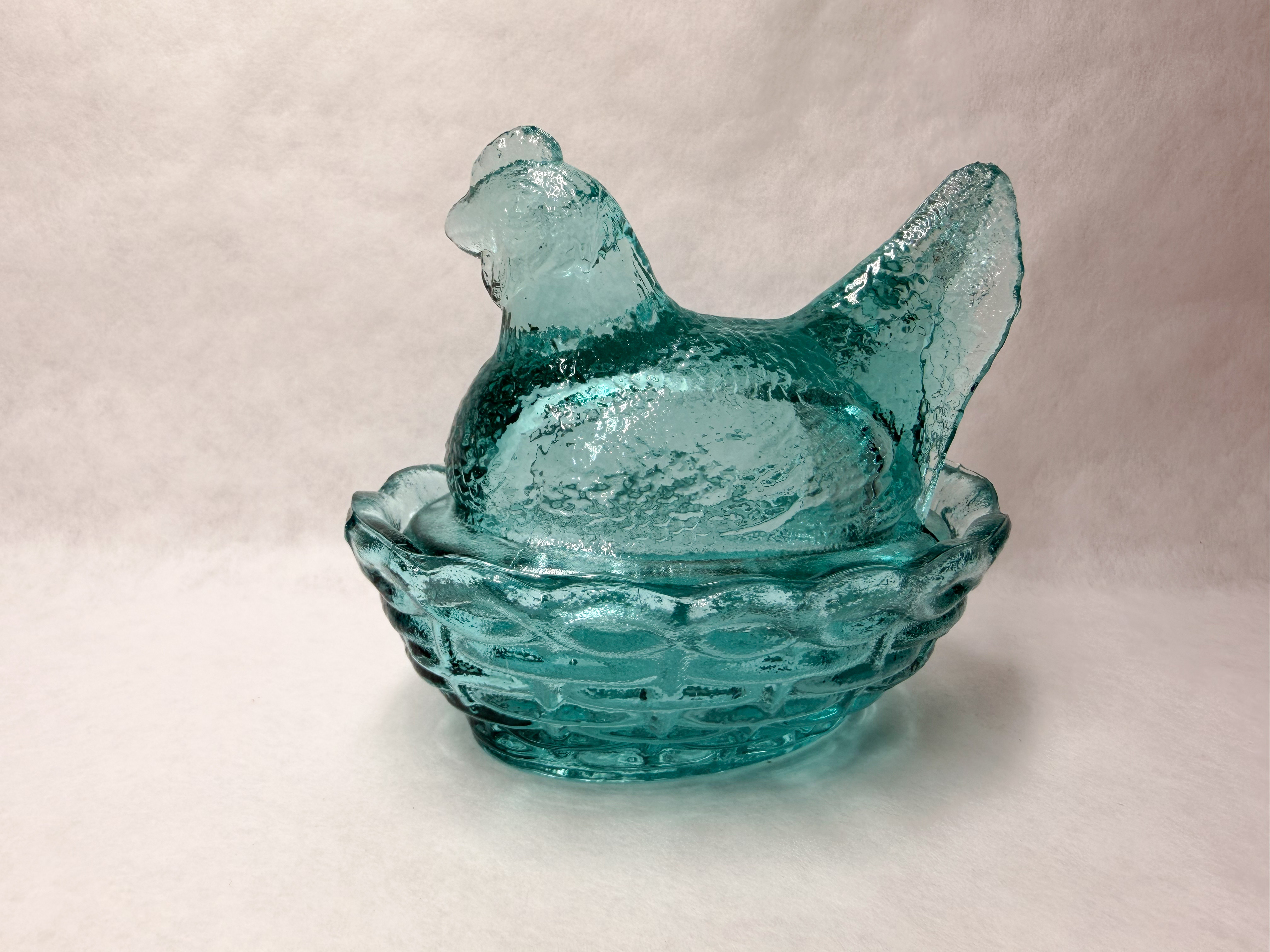 MOSSER AQUA GLASS HEN ON NEST