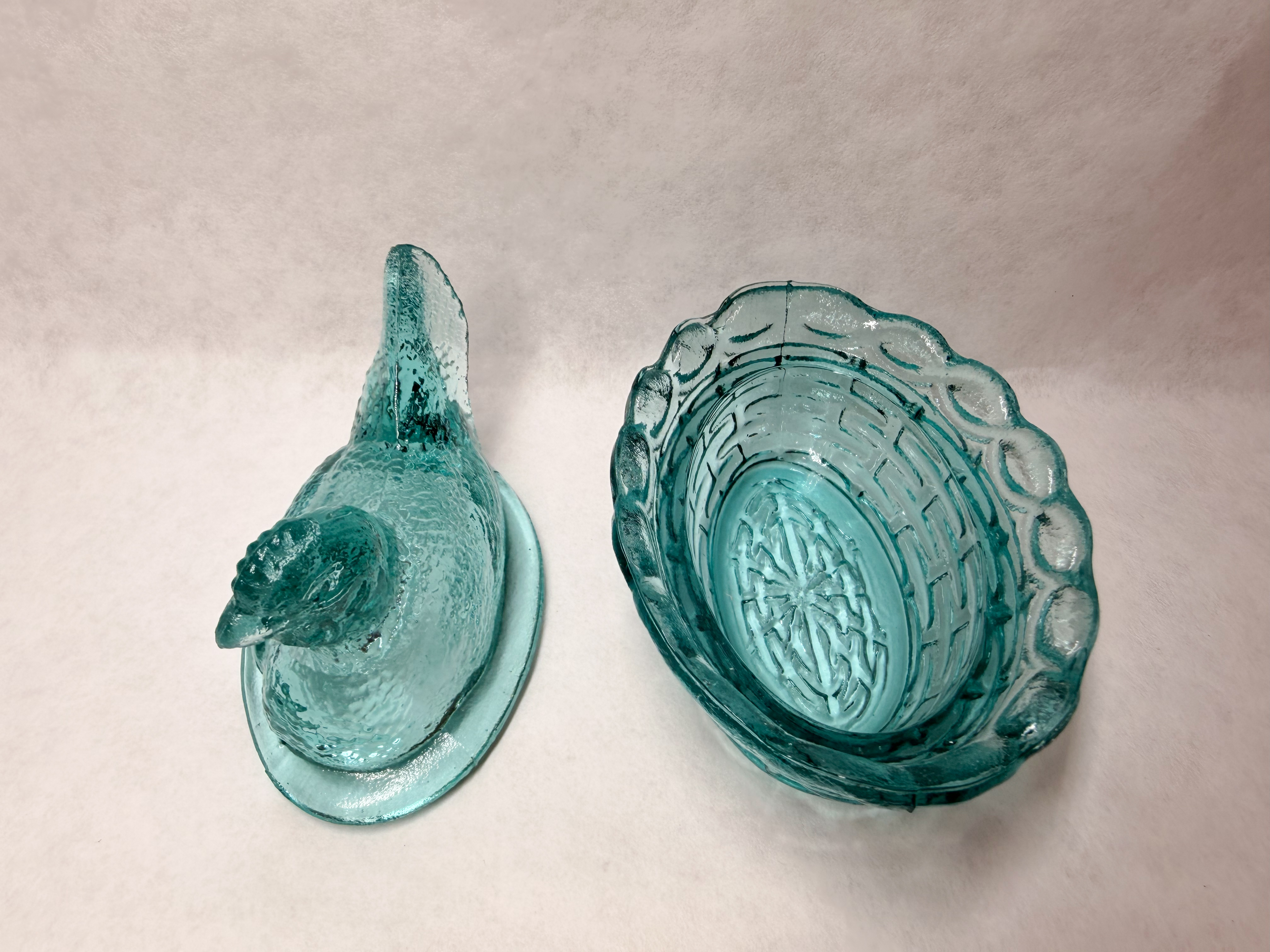 MOSSER AQUA GLASS HEN ON NEST