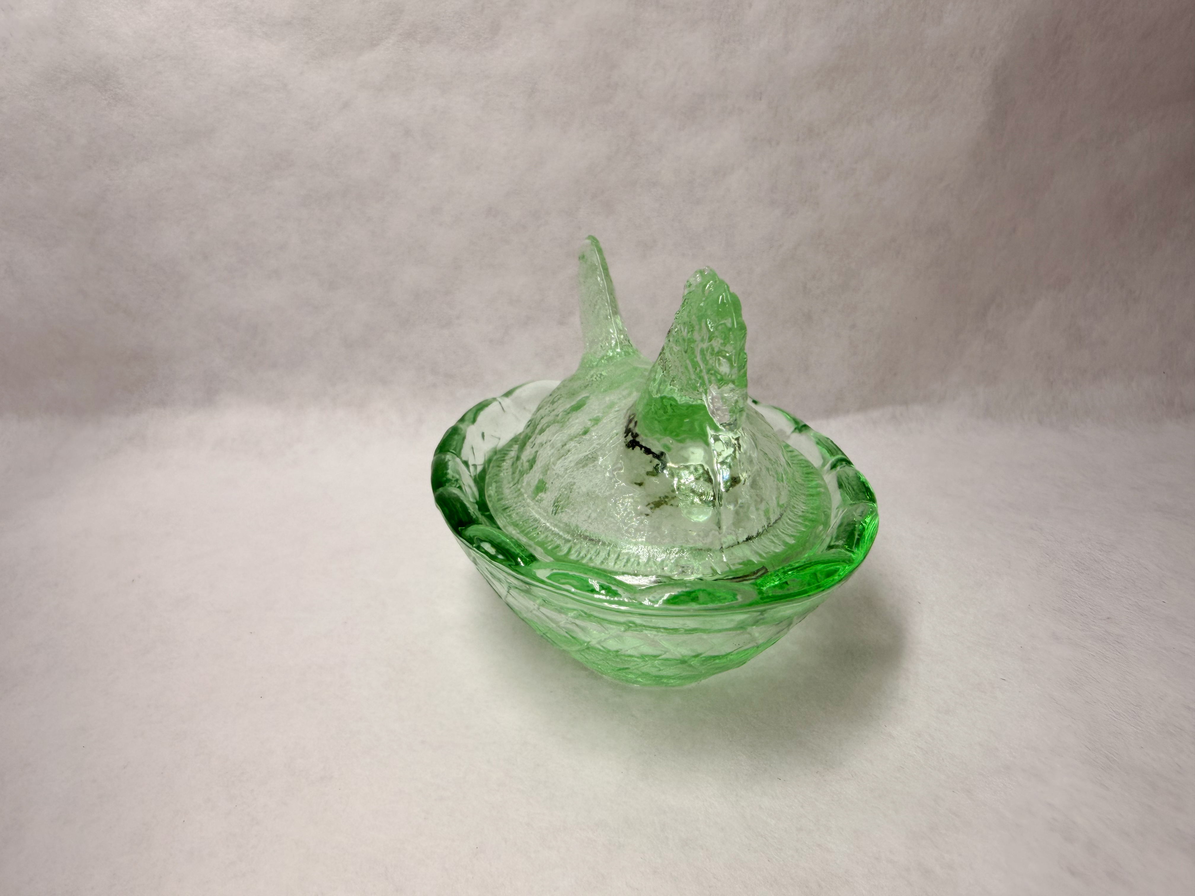 VINTAGE GREEN GLASS HEN ON NEST