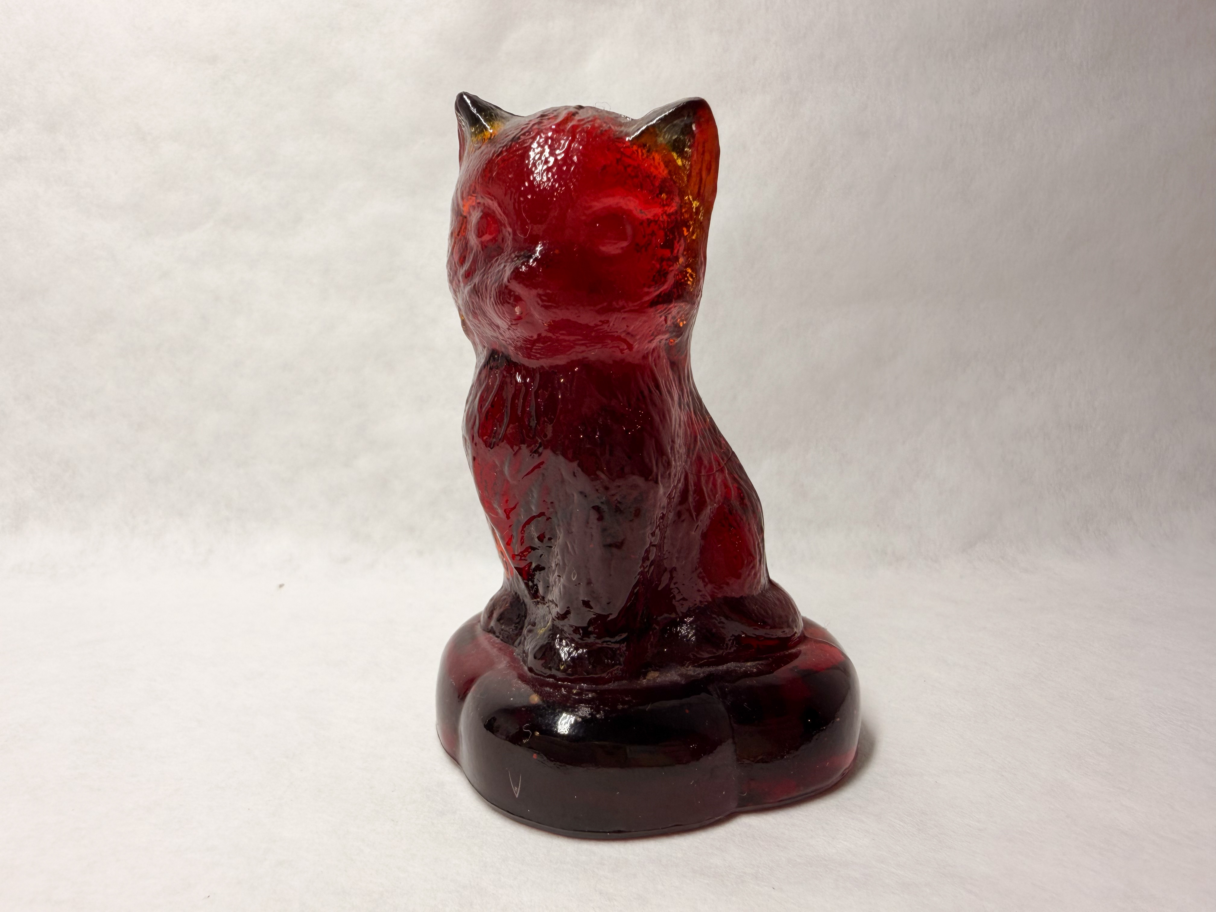 BOYD'S GLASS RED SITTING KITTEN PILLOW