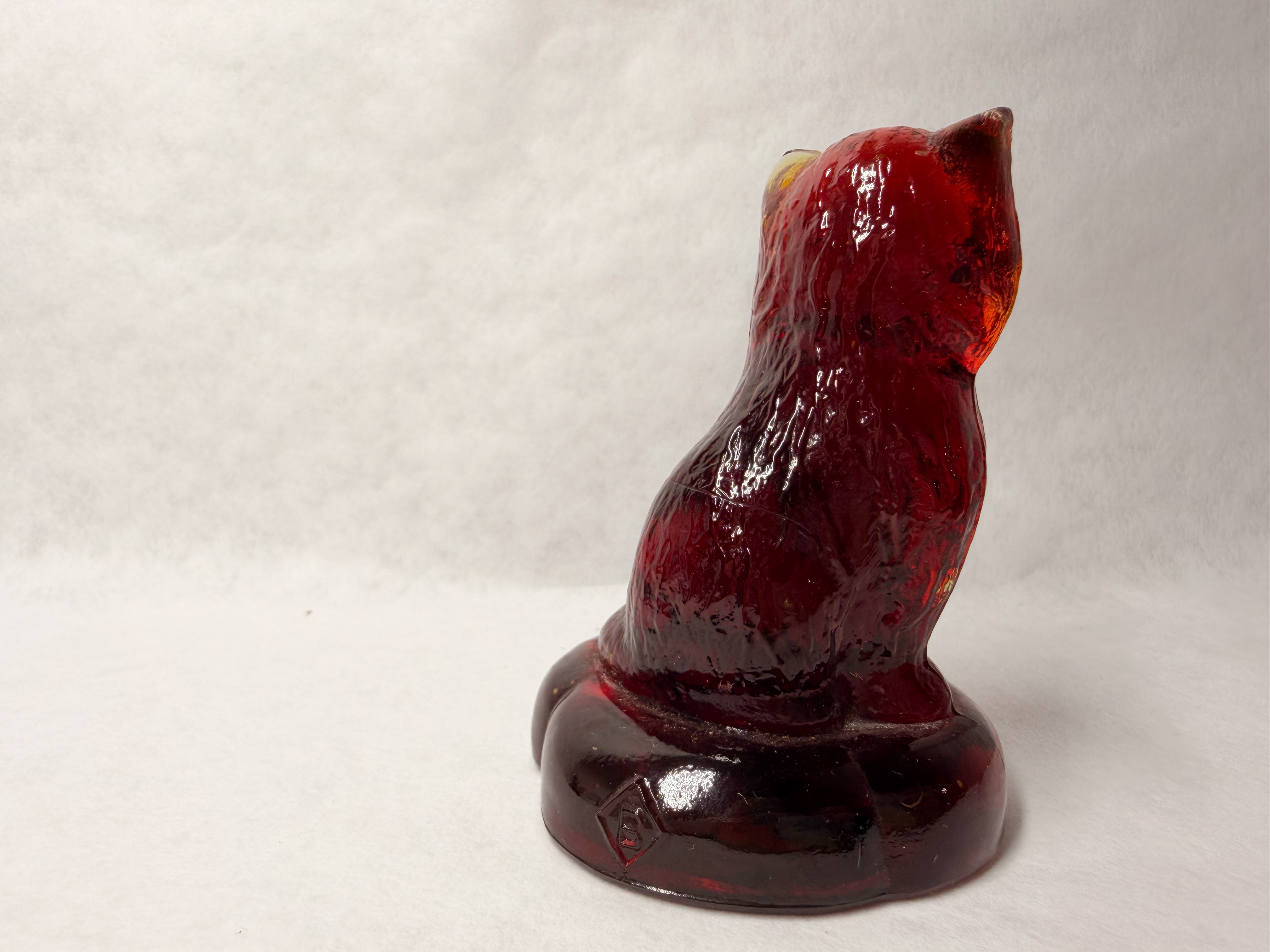 BOYD'S GLASS RED SITTING KITTEN PILLOW