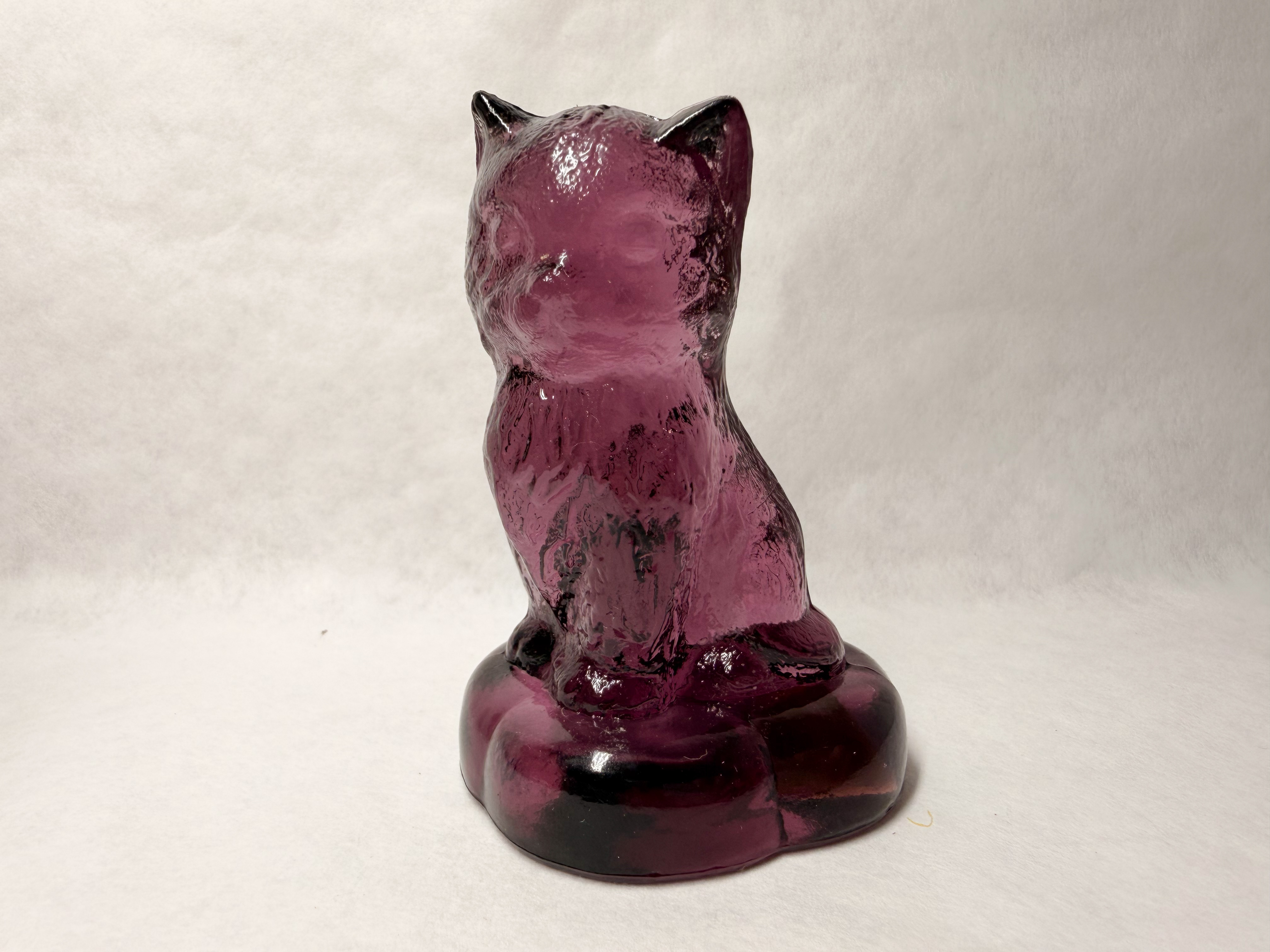 BOYD PURPLE GLASS SITTING KITTEN PILLOW