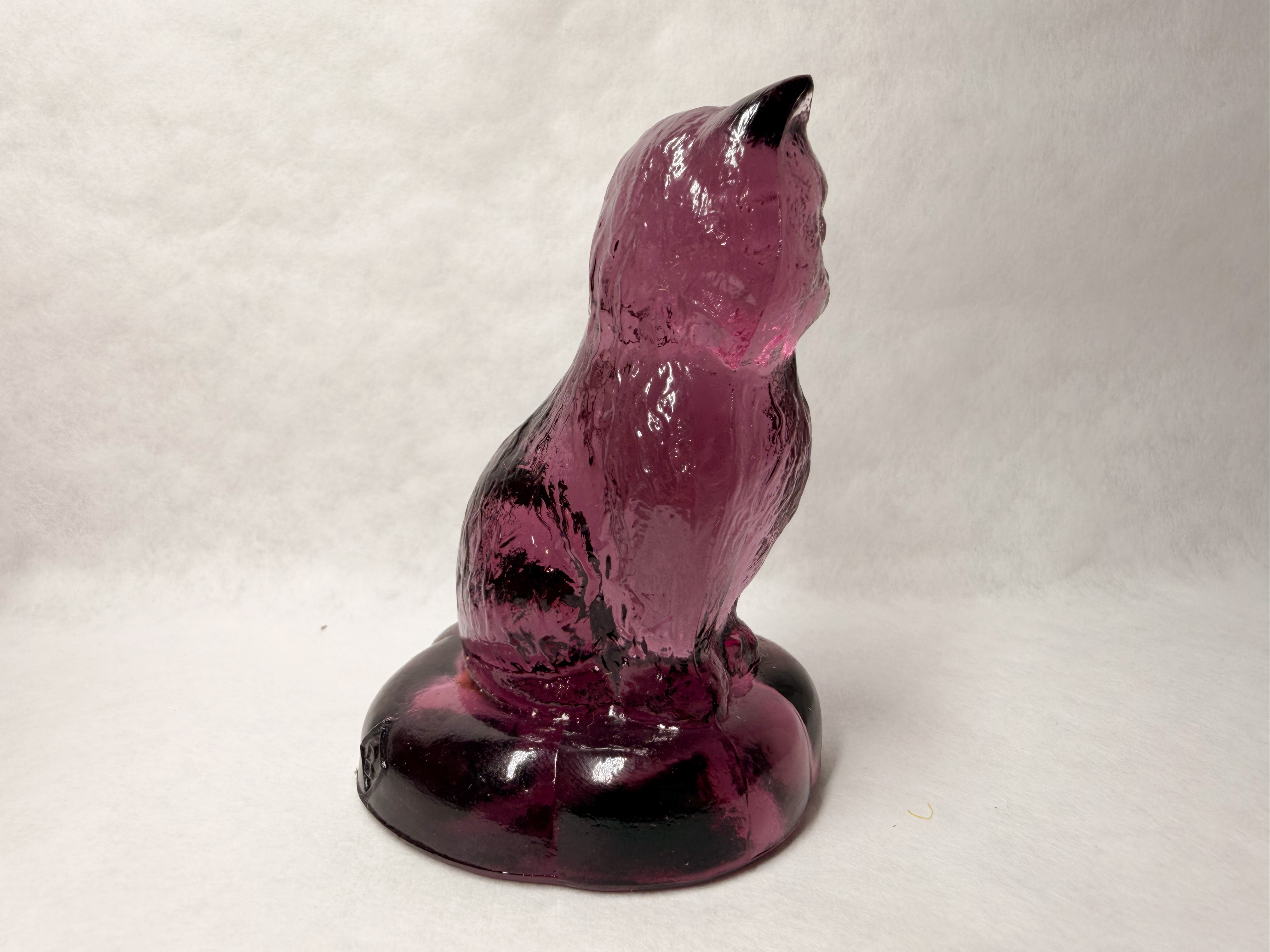BOYD PURPLE GLASS SITTING KITTEN PILLOW