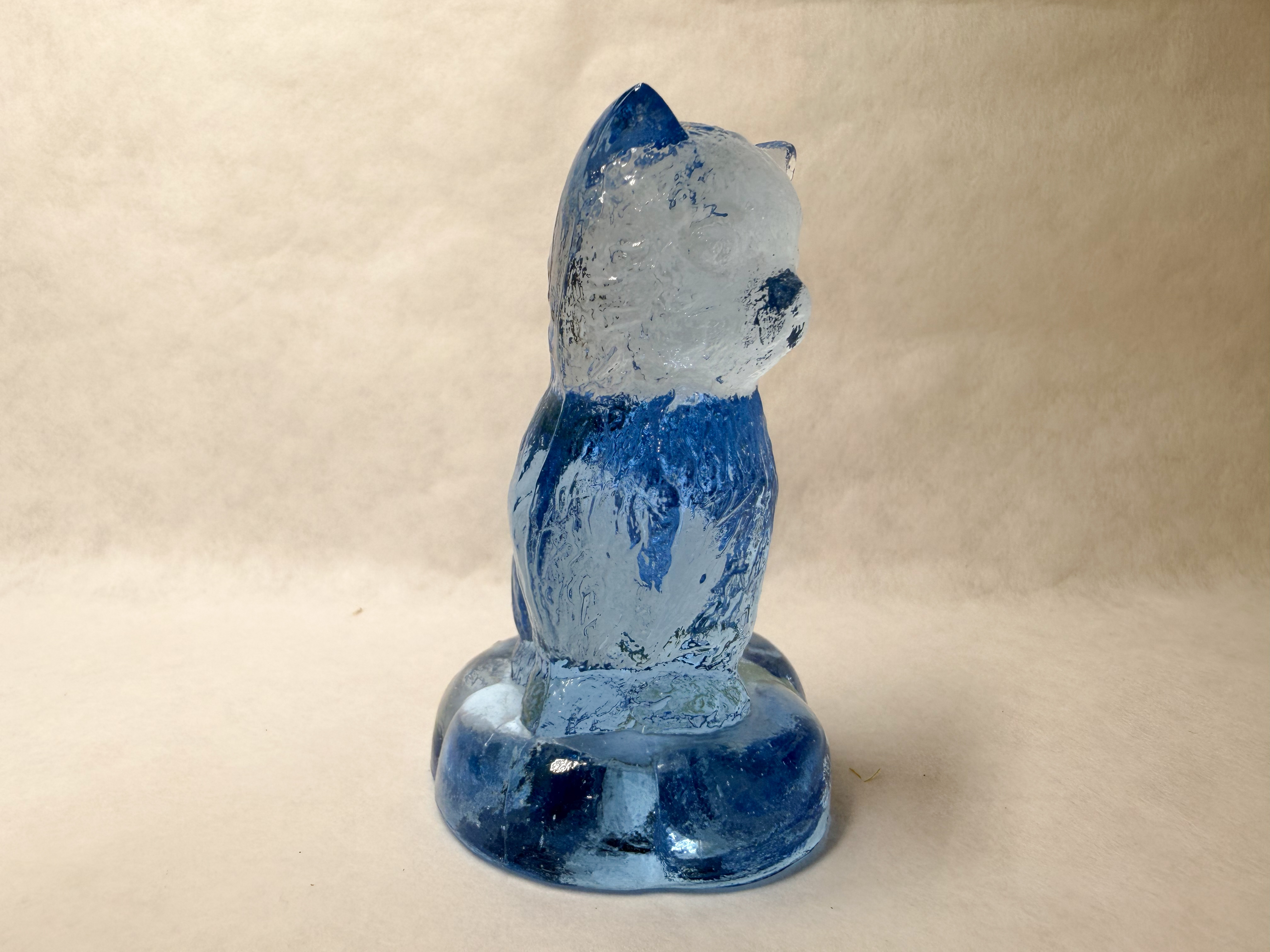 BOYD WILLOW BLUE SITTING KITTEN PILLOW