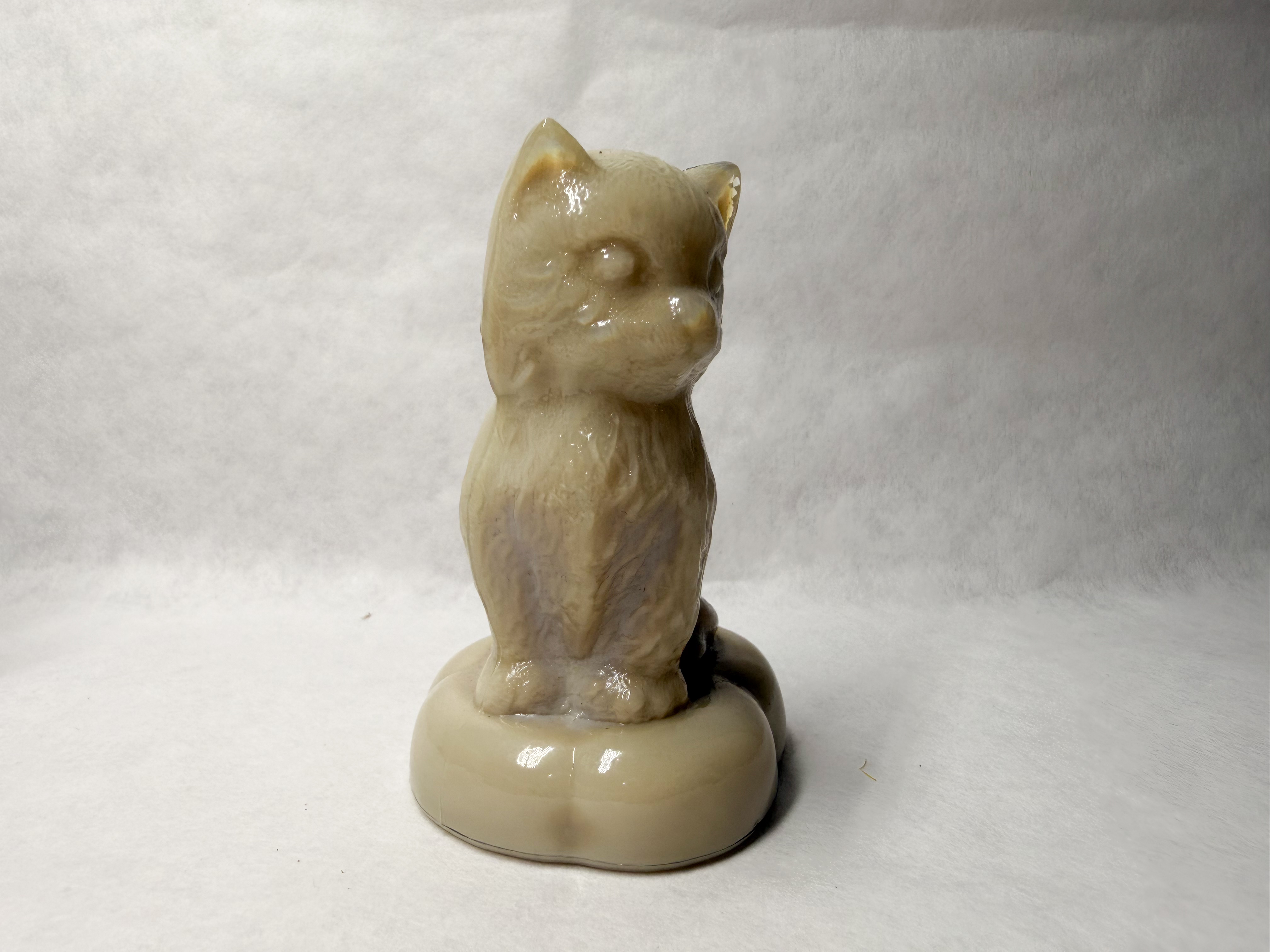 BOYD SANDPIPER SLAG SITTING KITTEN PILLOW GLASS