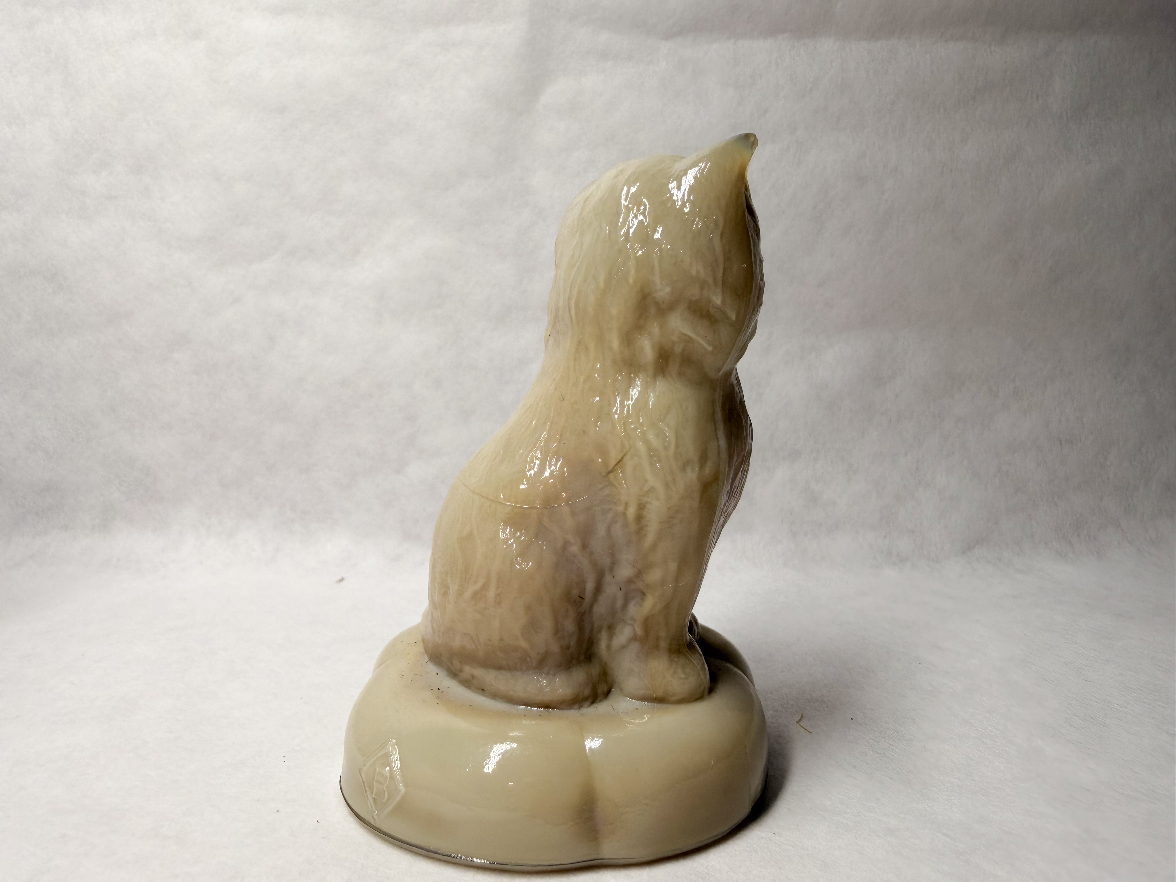BOYD SANDPIPER SLAG SITTING KITTEN PILLOW GLASS