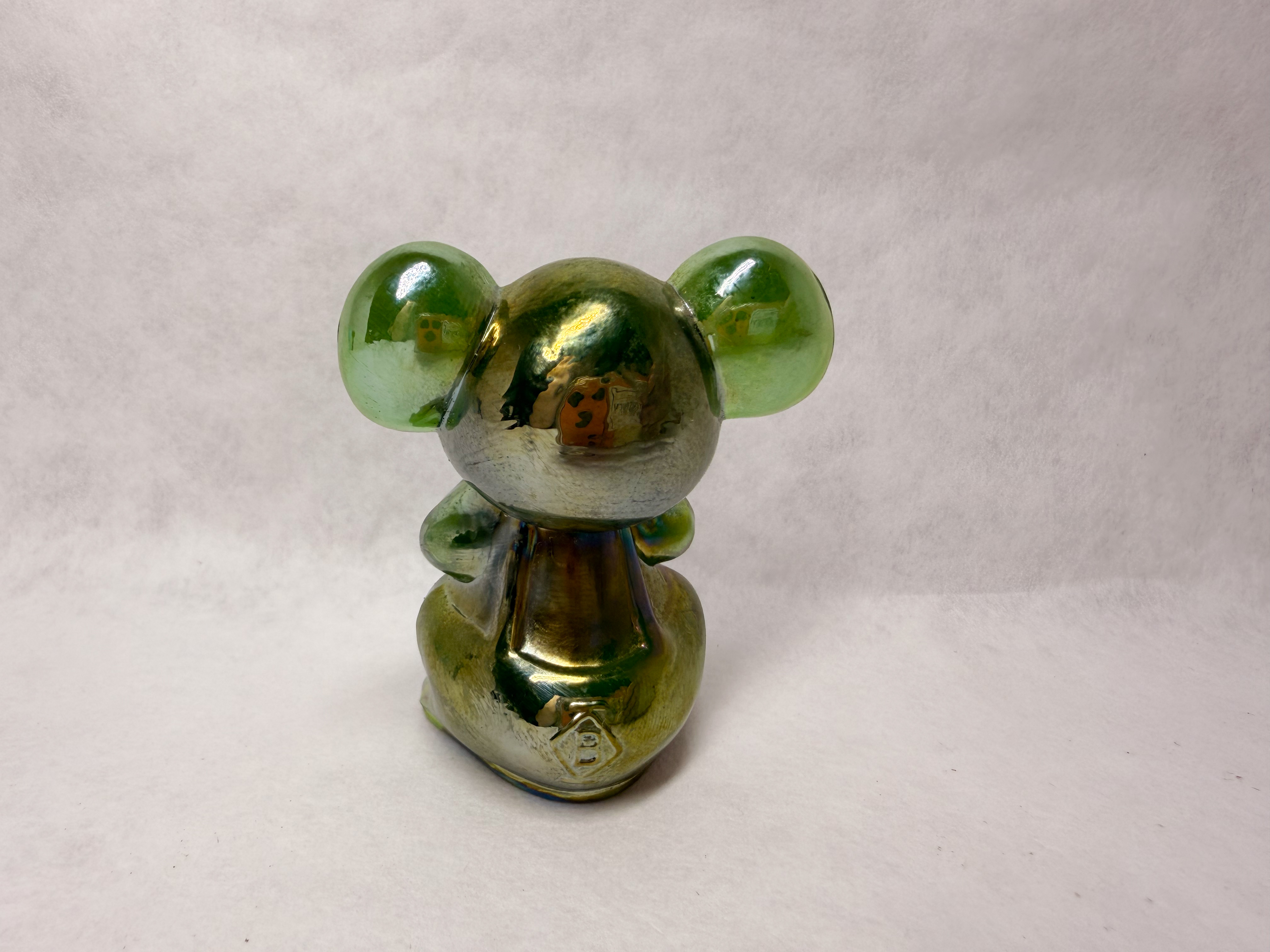 BOYD IRIDESCENT GREEN GLASS MOUSE