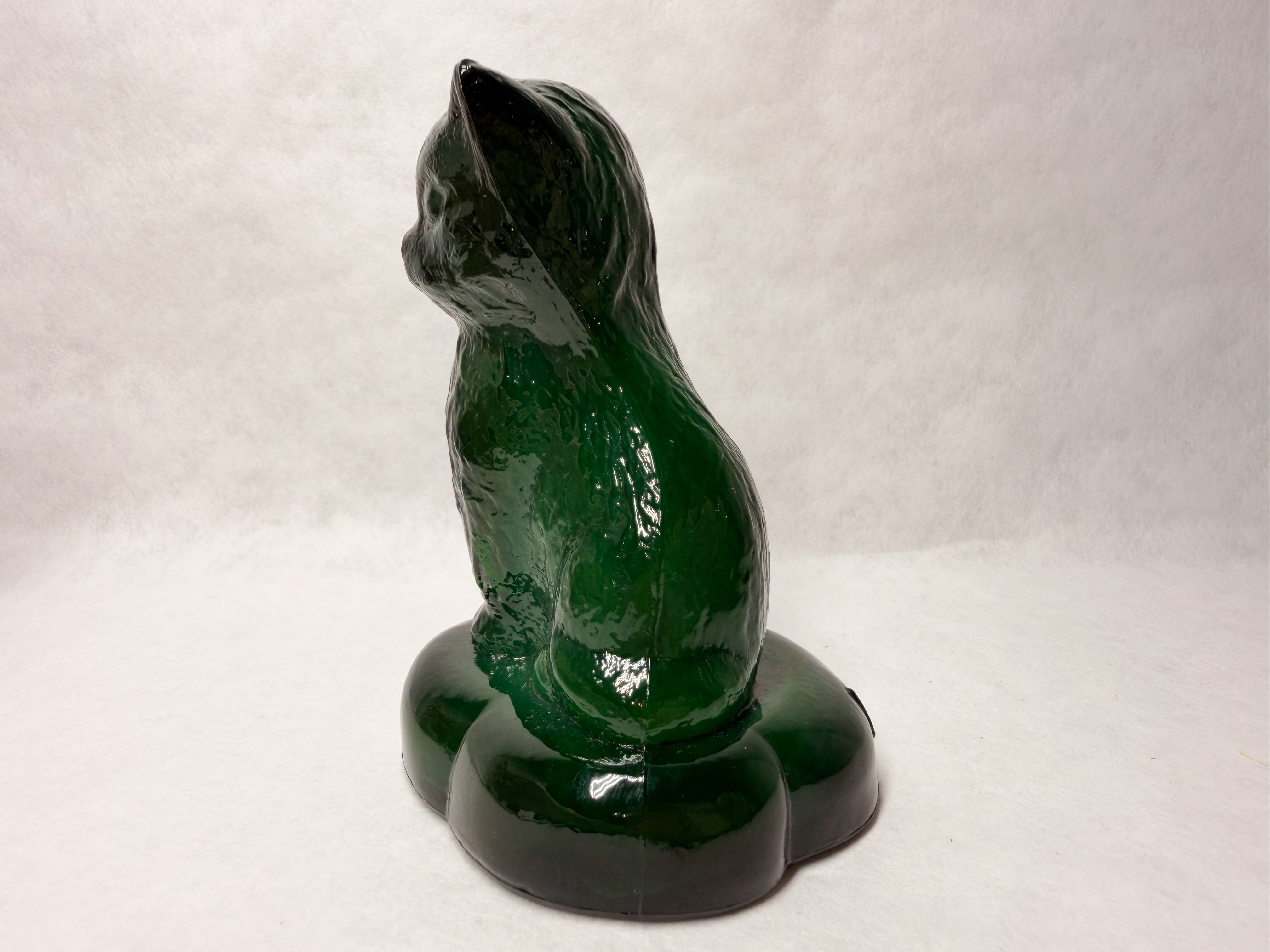 BOYD GREEN GLASS SITTING KITTEN PILLOW 1978-1983