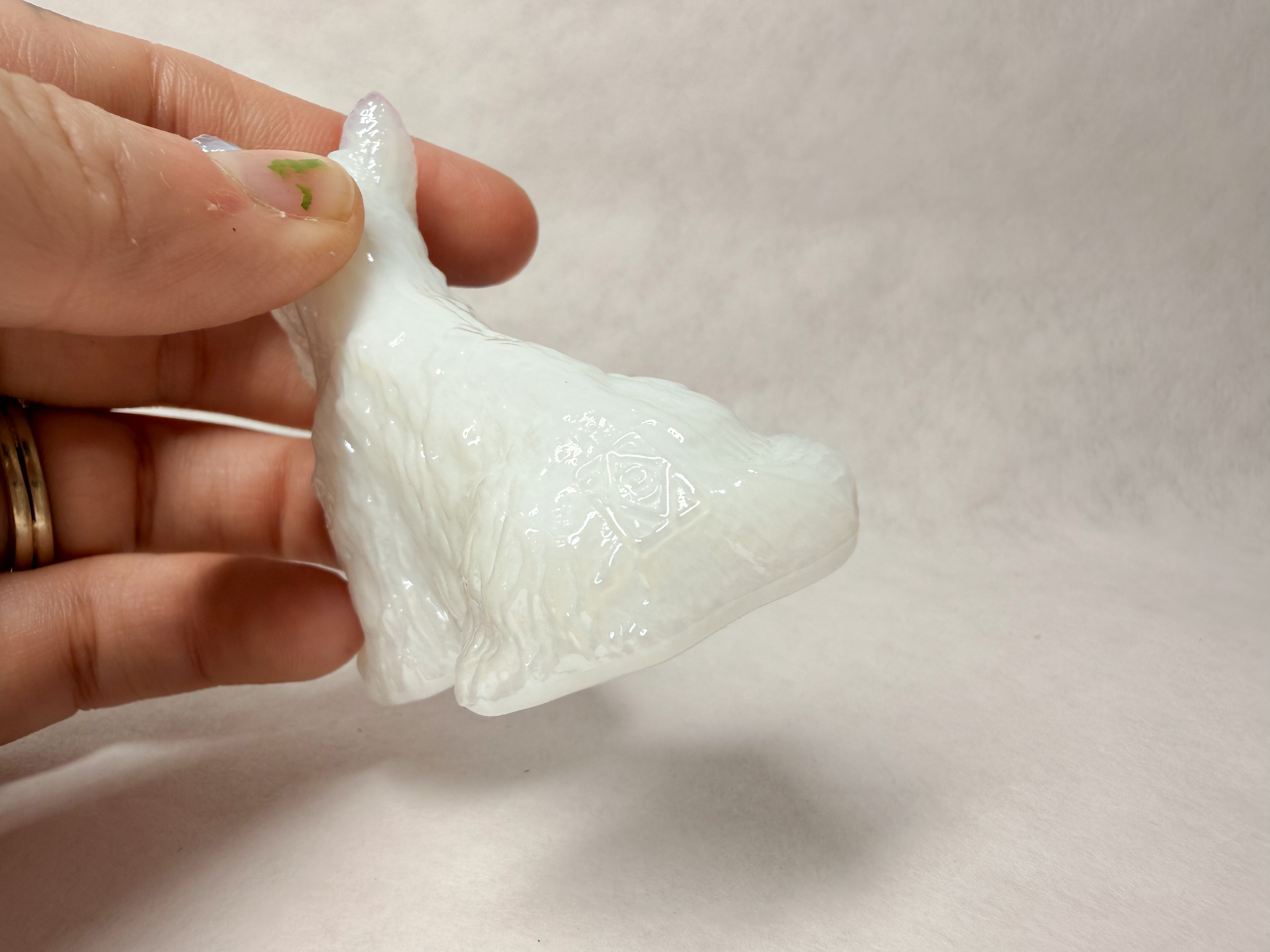 BOYD IRIDESCENT MILK GLASS SCOTTIE, 1970