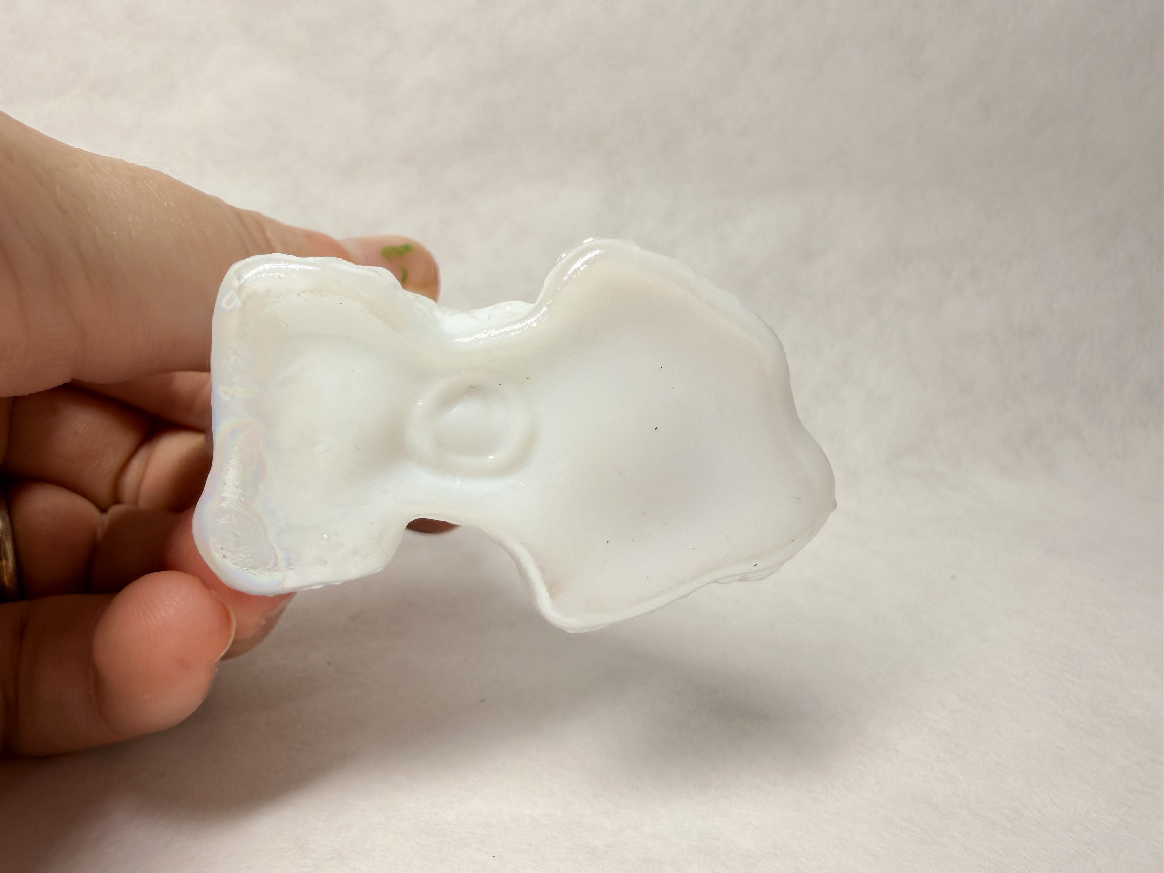 BOYD IRIDESCENT MILK GLASS SCOTTIE, 1970