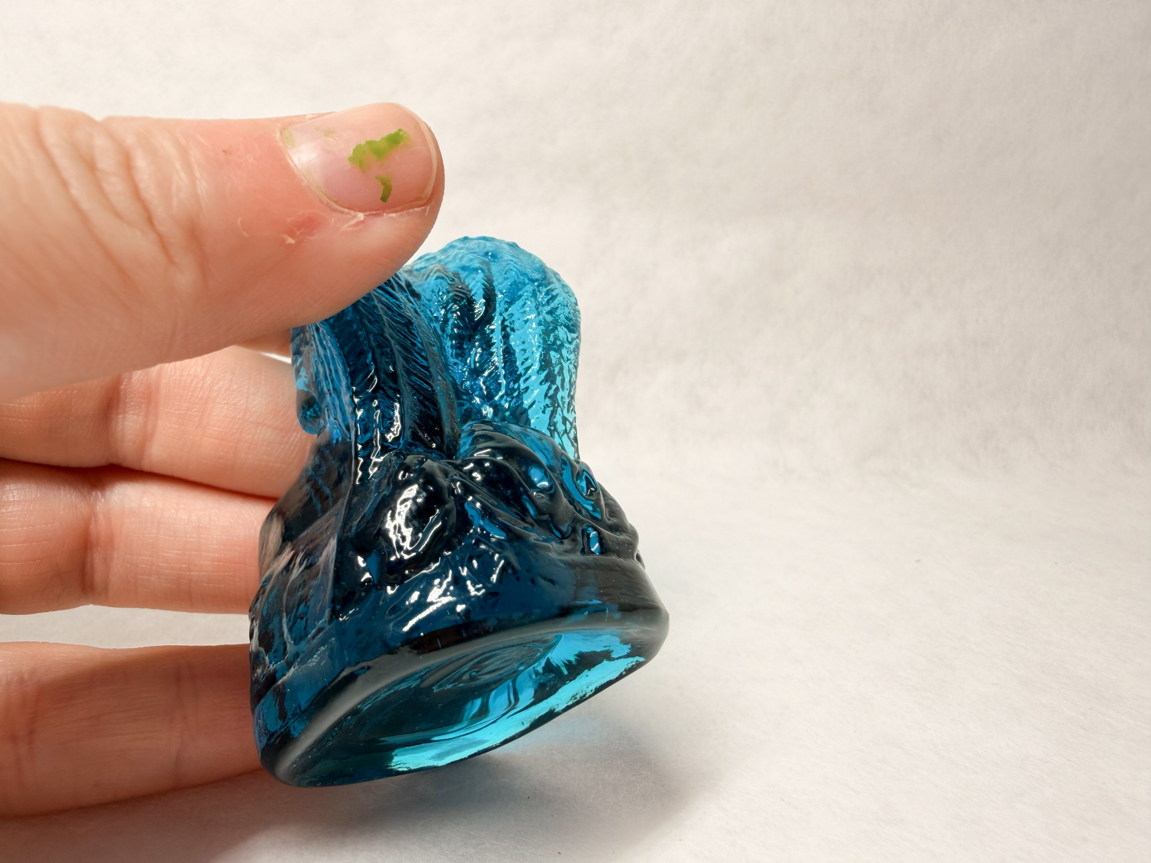 BOYD BLUE GLASS PRAYING ANGEL, LATE 20TH CENTURY