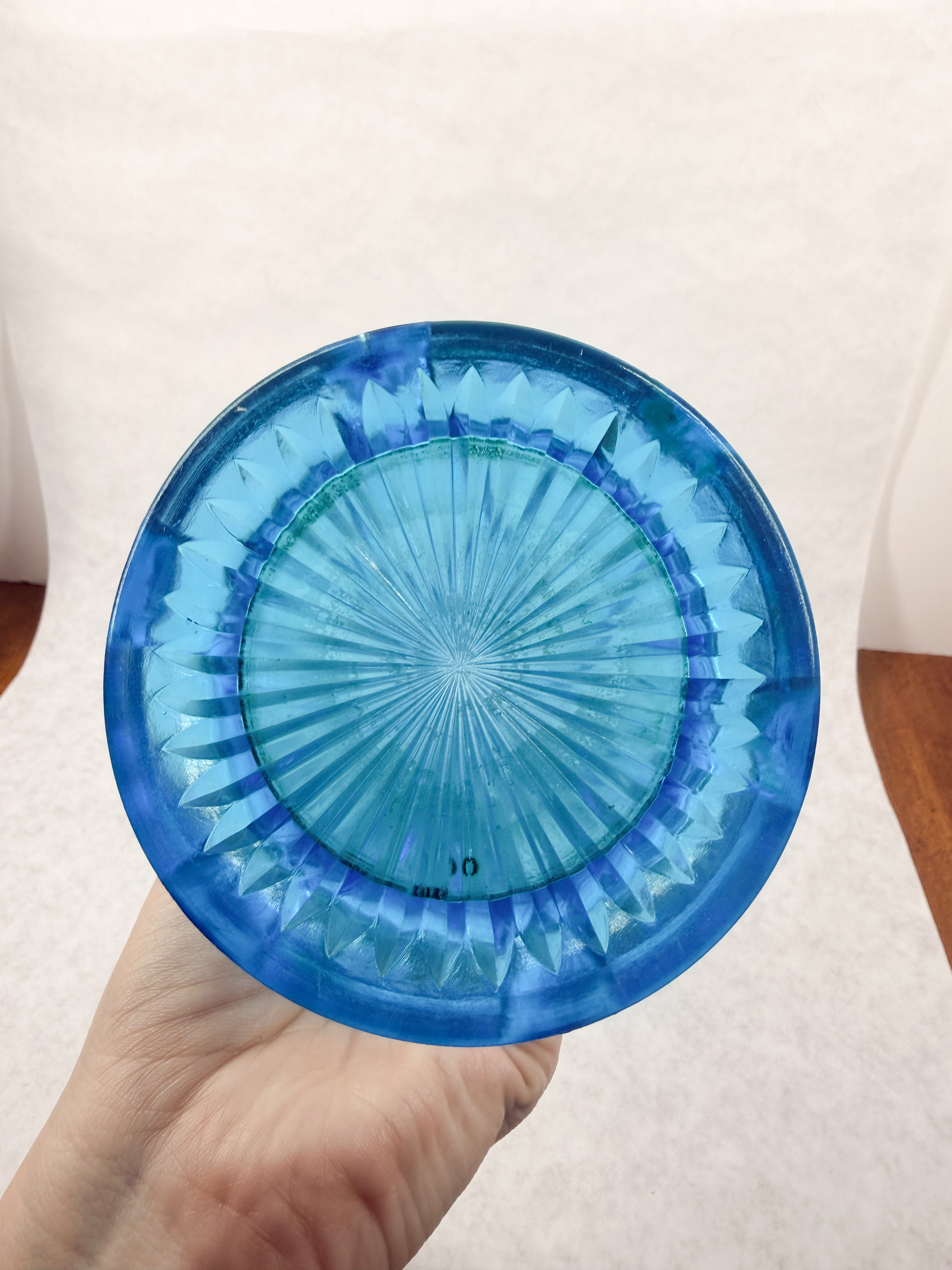 BLUE TRANSLUCENT SWUNG VASE