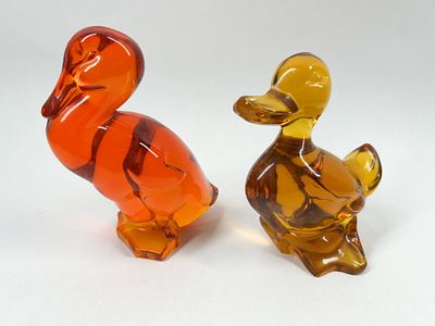 TWO VIKING GLASS BIRD FIGURINES. A pair of solid molded glass bird figurines comprising a 