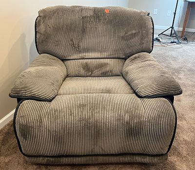 GRAY RECLINER