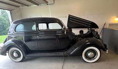 1936 FORD MODEL 68 DELUXE TUDOR SEDAN, 35870 MILES FLATHEAD V8 ENGINE, 3 SPEED MANUAL 