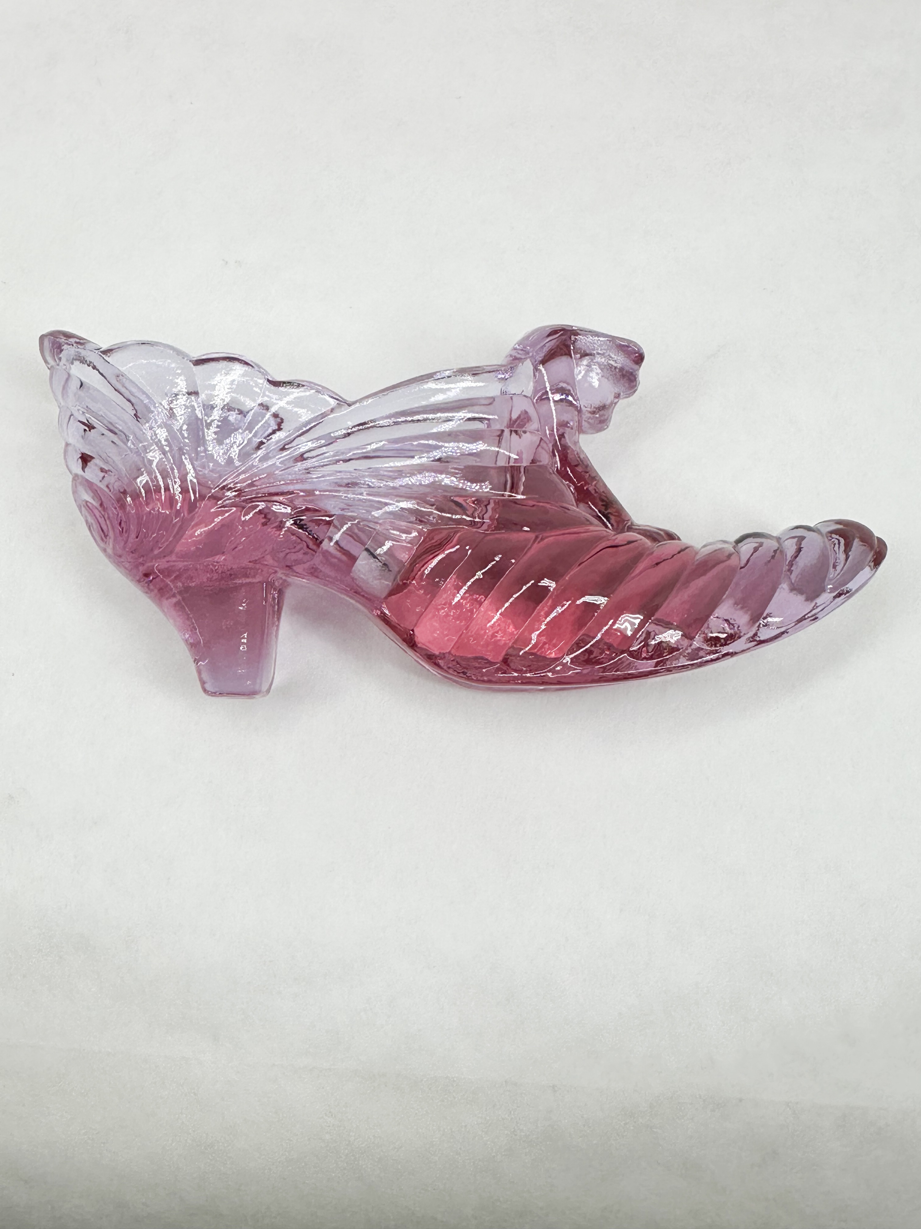 FENTON PINK GLASS SLIPPER AND TULIPS, 1990S