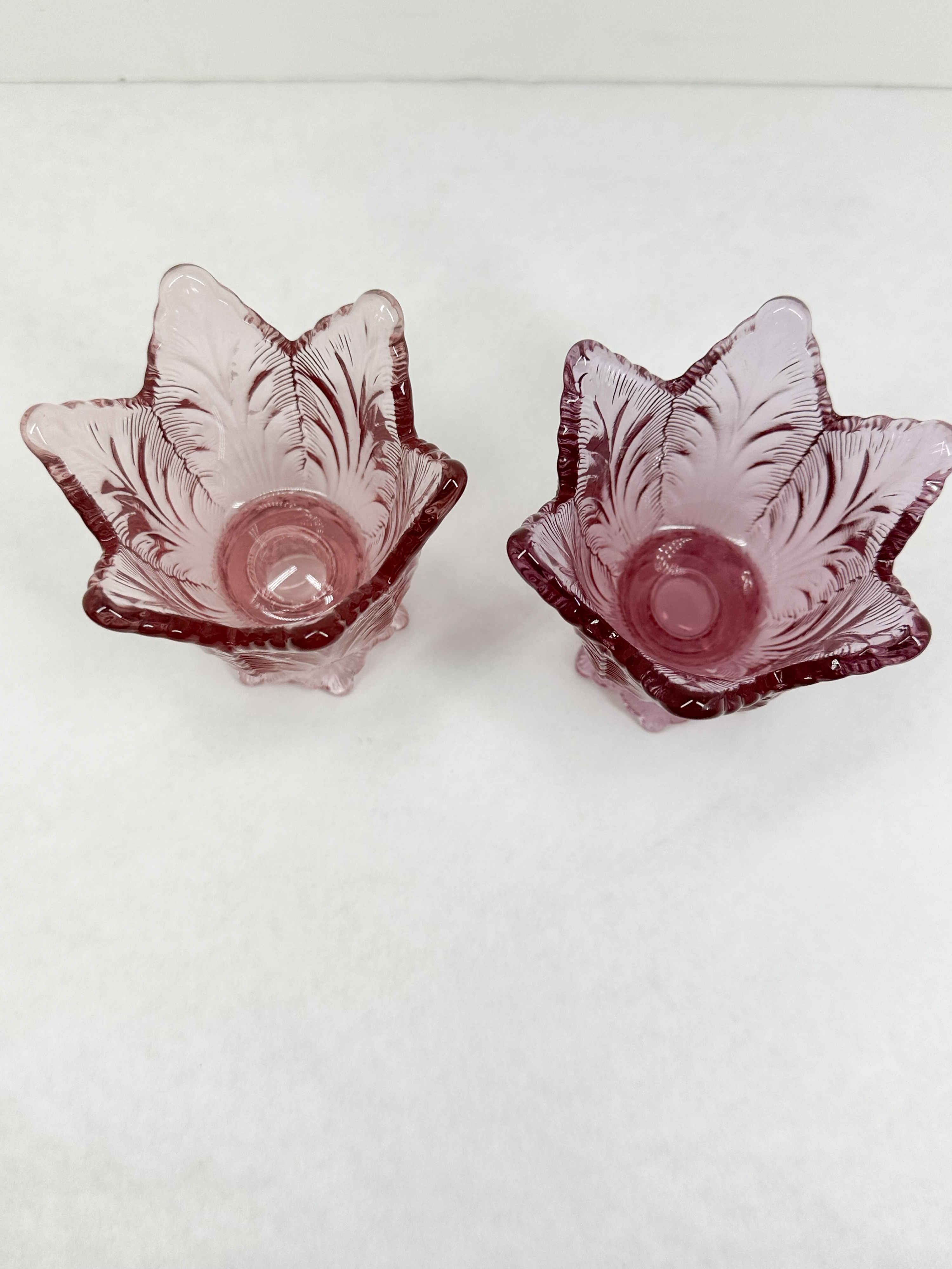 FENTON PINK GLASS SLIPPER AND TULIPS, 1990S