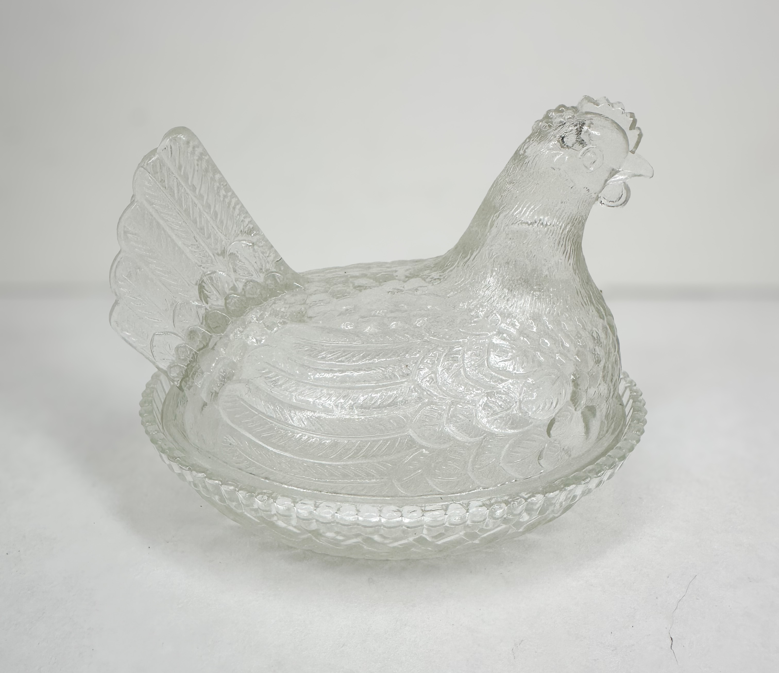 VINTAGE CLEAR GLASS HEN ON NEST