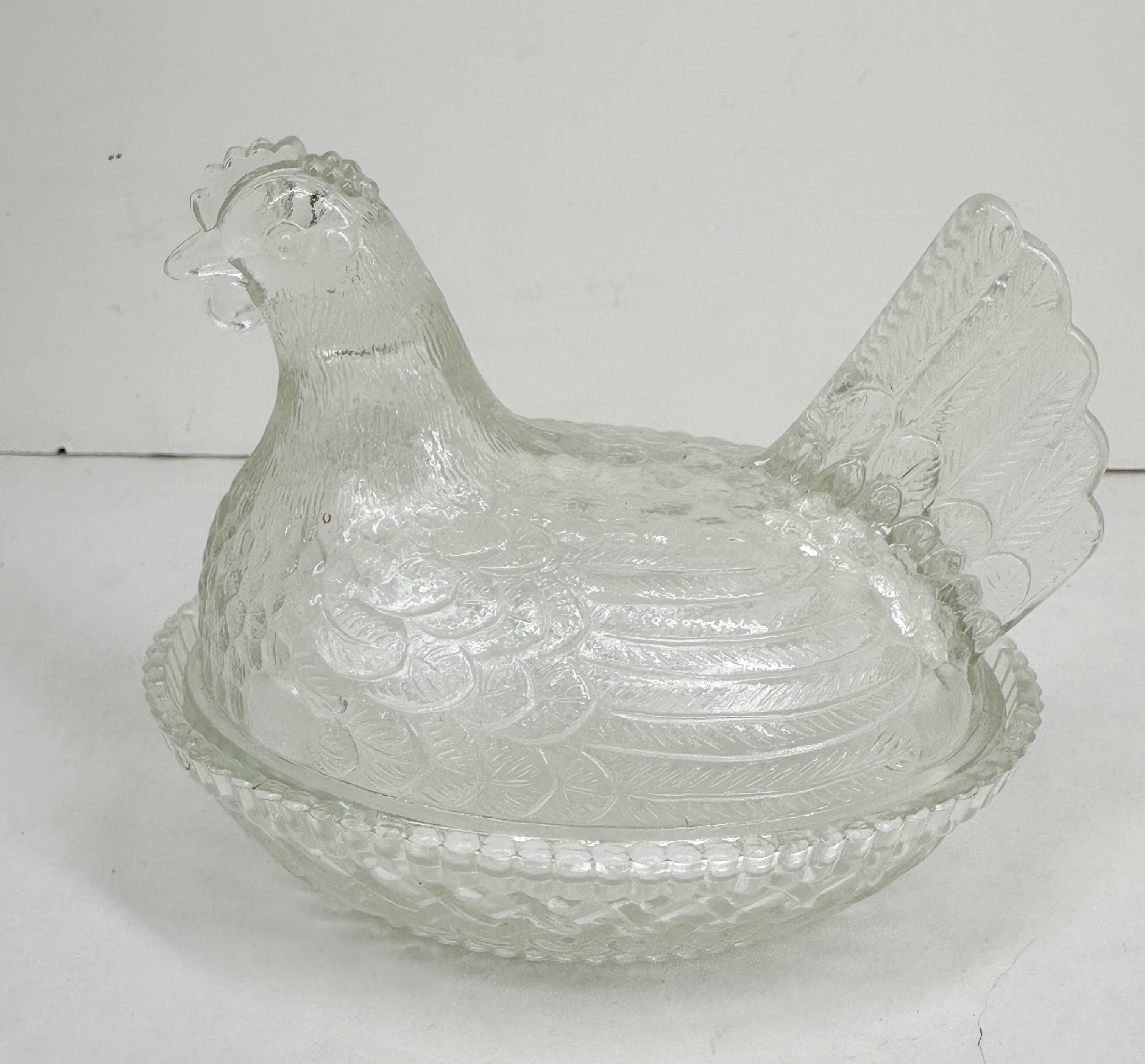VINTAGE CLEAR GLASS HEN ON NEST