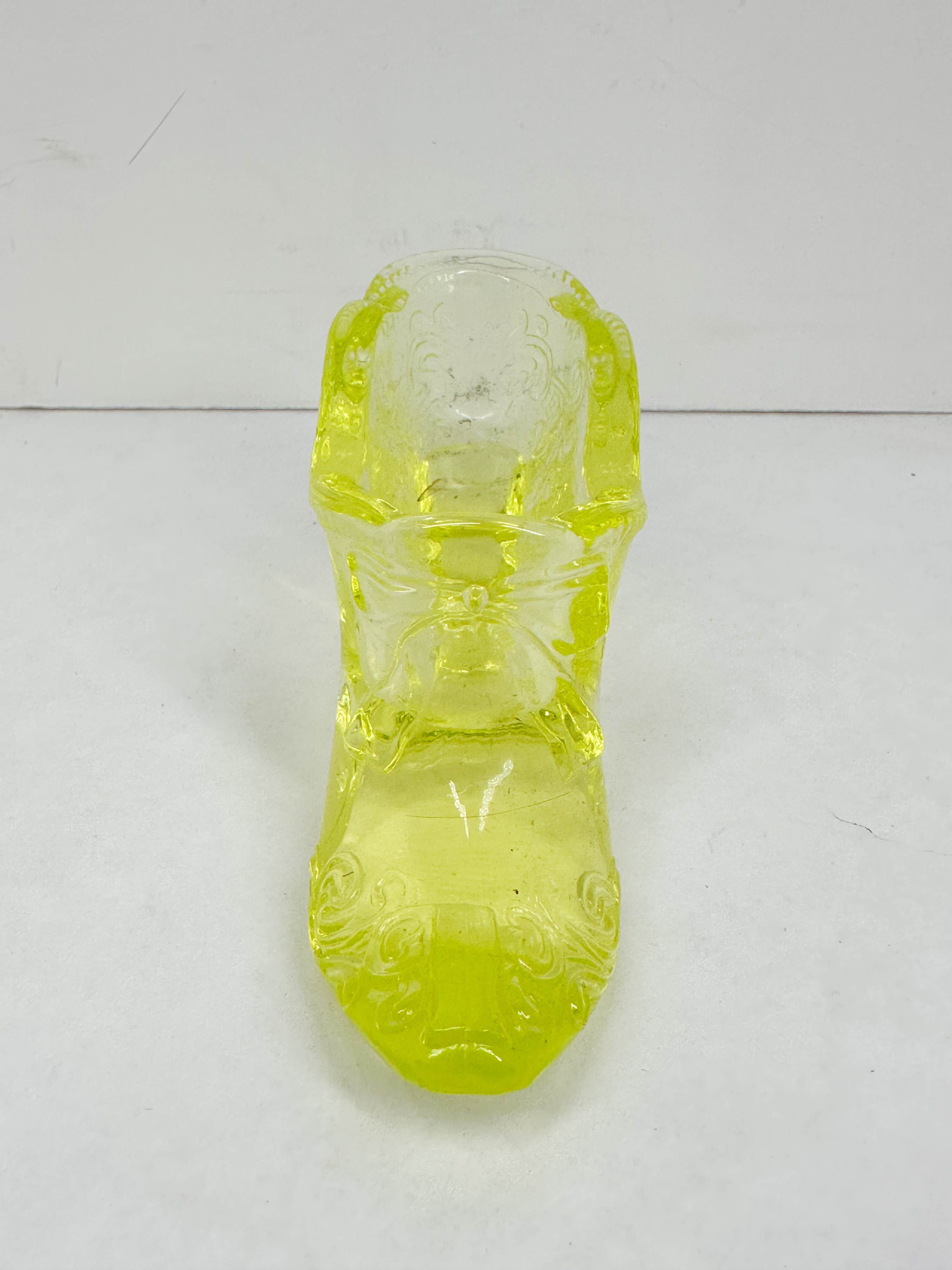 VASELINE GLASS VICTORIAN STYLE SLIPPER