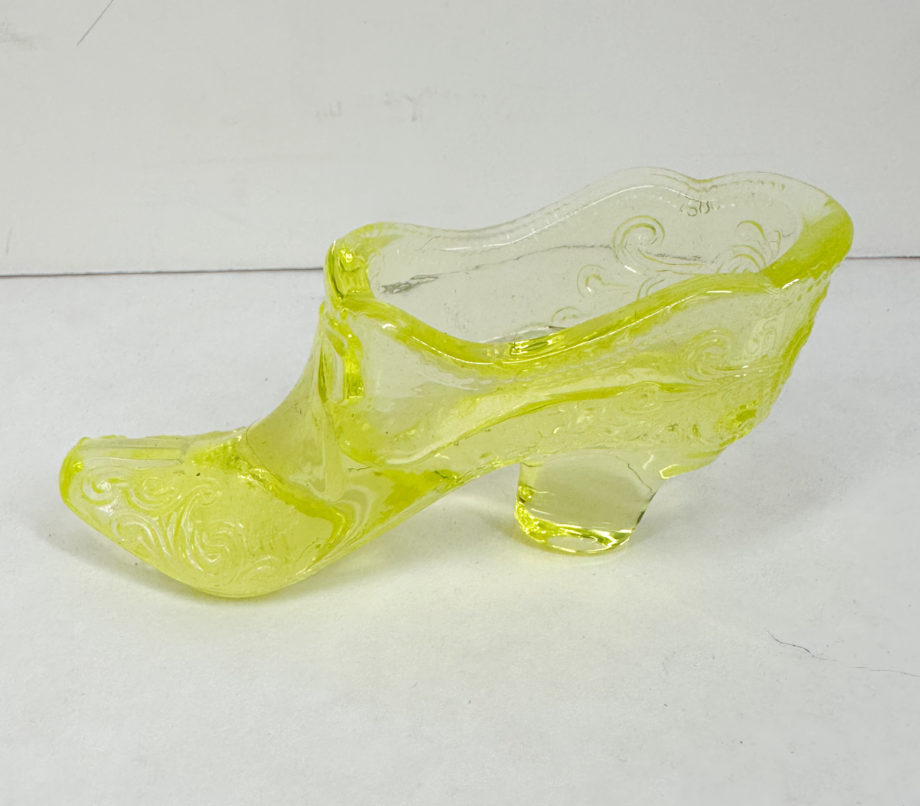 VASELINE GLASS VICTORIAN STYLE SLIPPER
