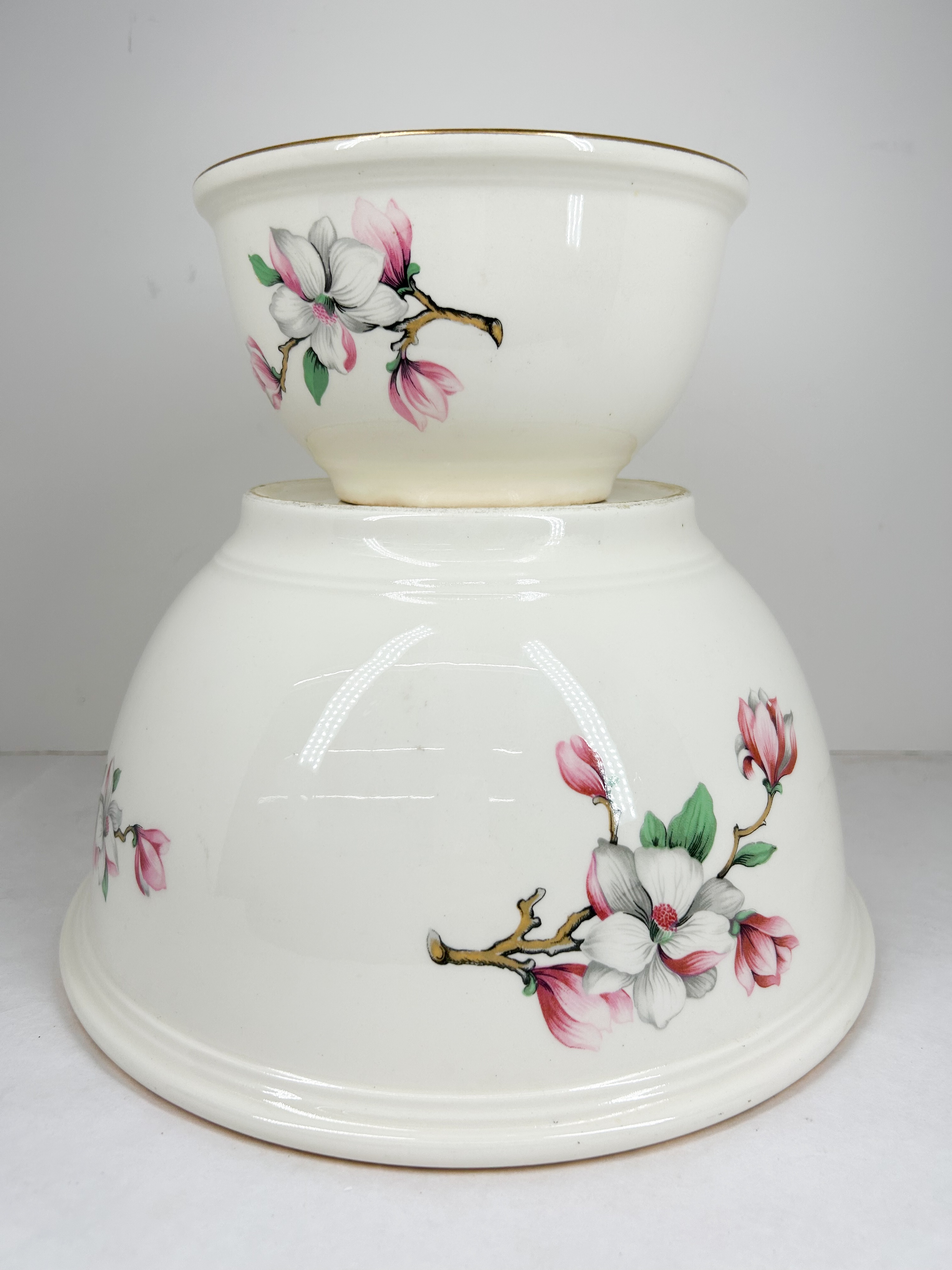 HOMER LAUGHLIN MAGNOLIA MIXING BOWLS, 1960