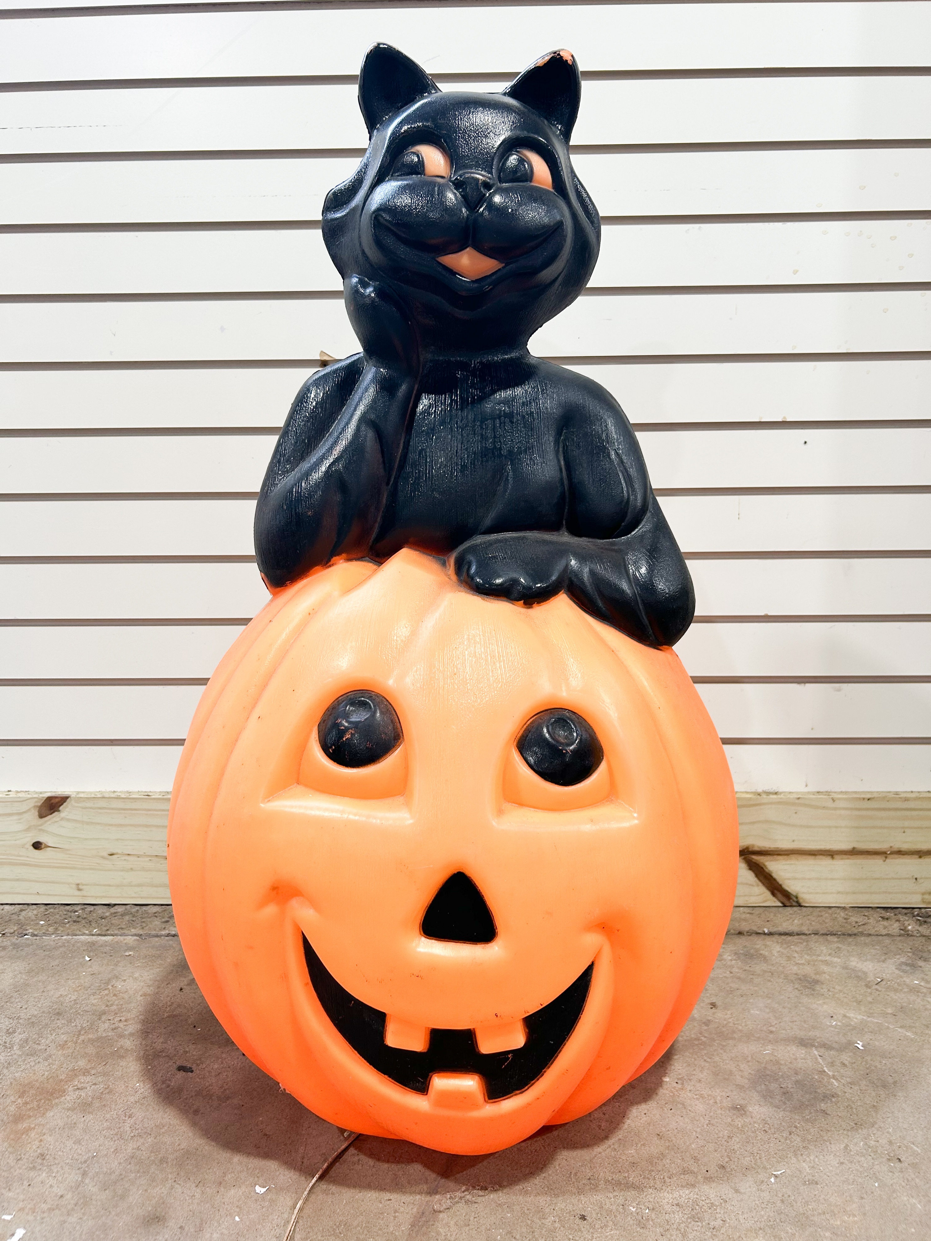 BLACK CAT ON PUMPKIN BLOW MOLD, 1993