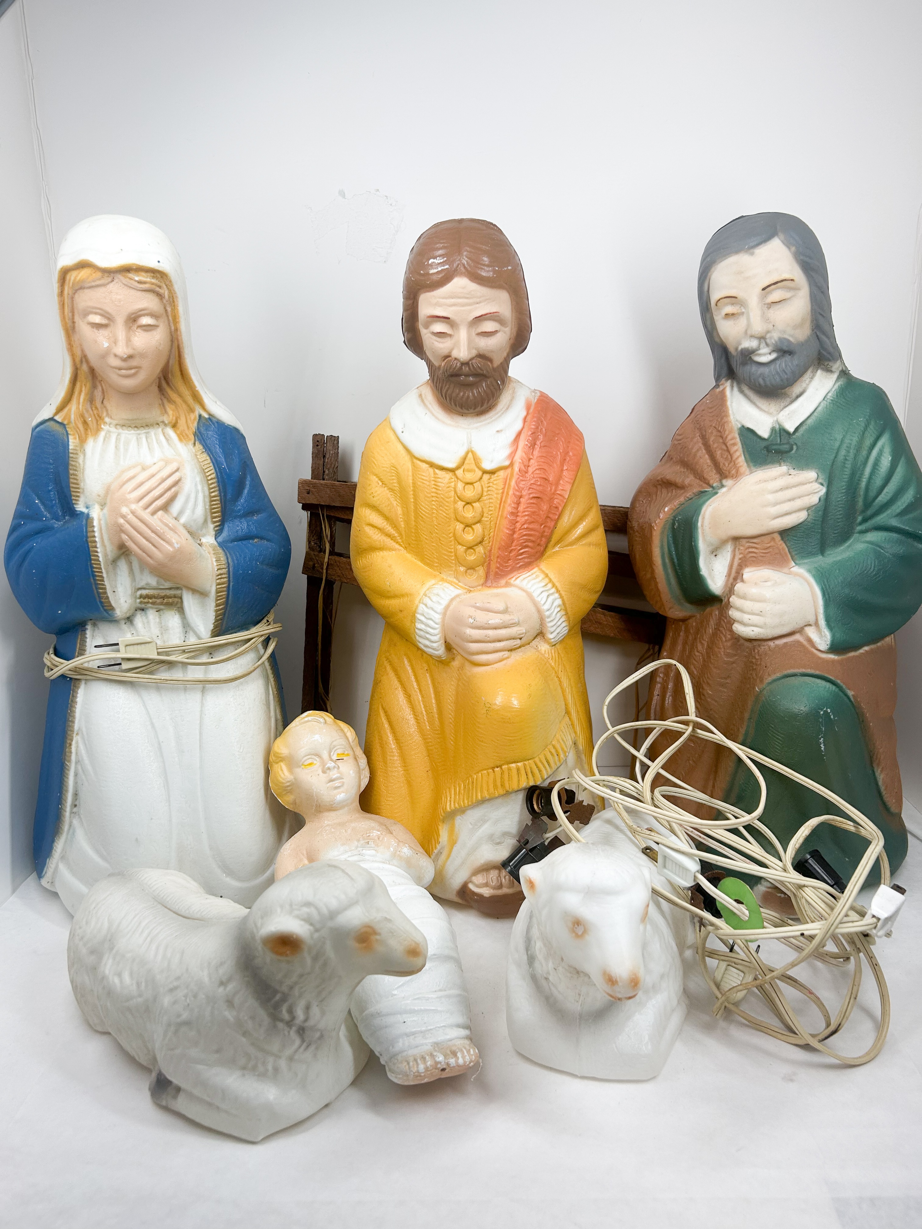PLASTIC NATIVITY BLOW MOLD SET