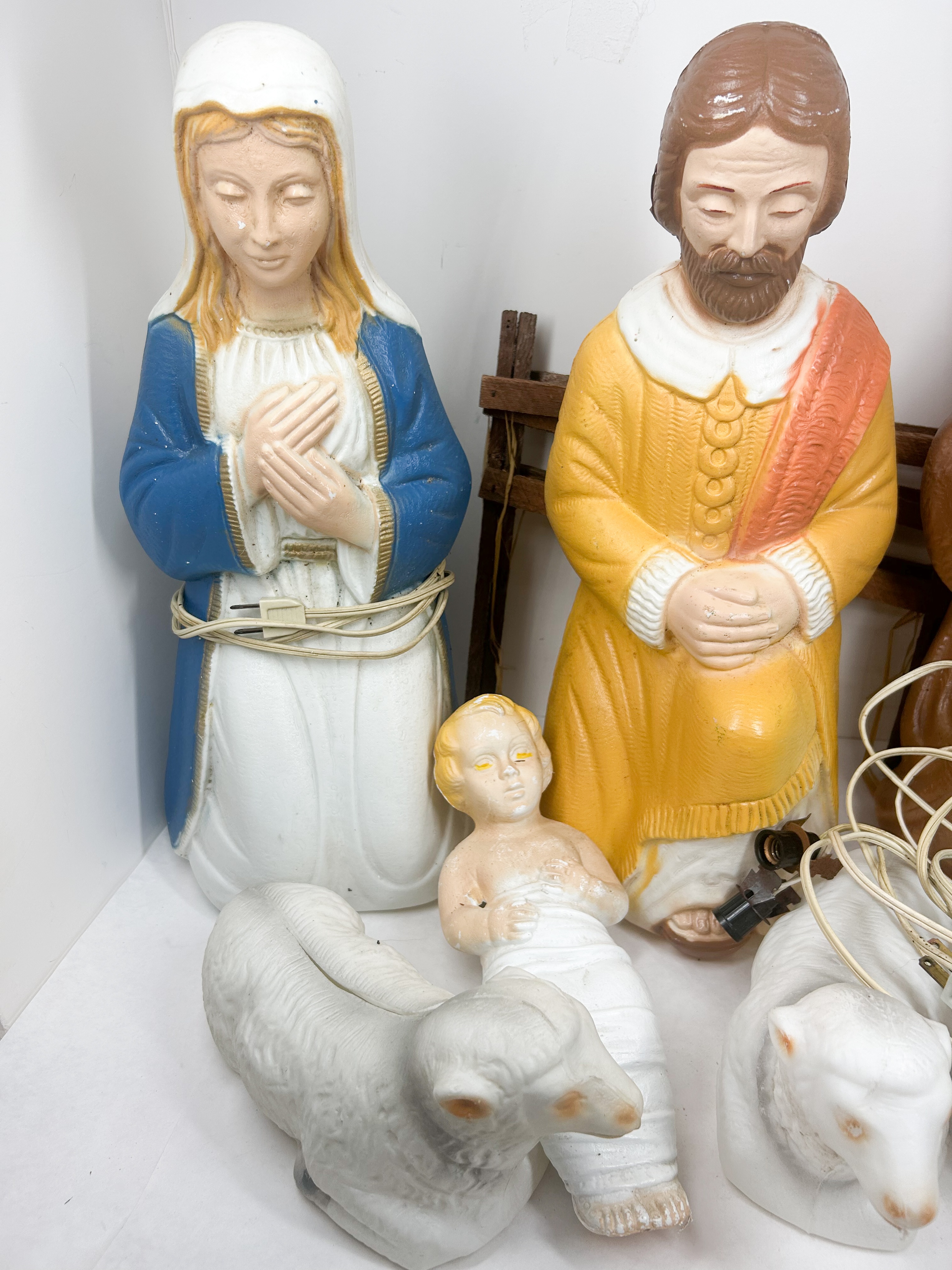 PLASTIC NATIVITY BLOW MOLD SET