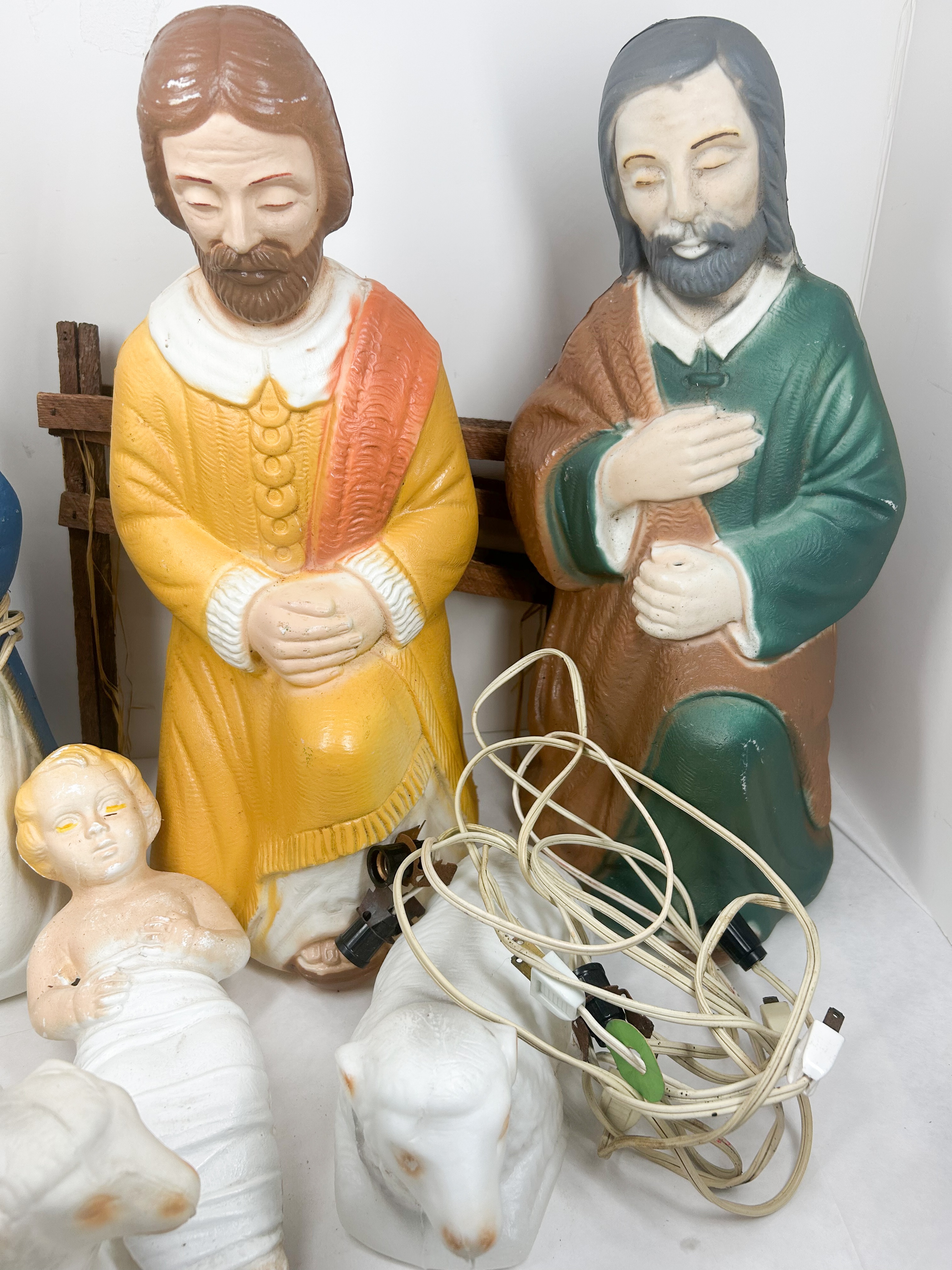 PLASTIC NATIVITY BLOW MOLD SET