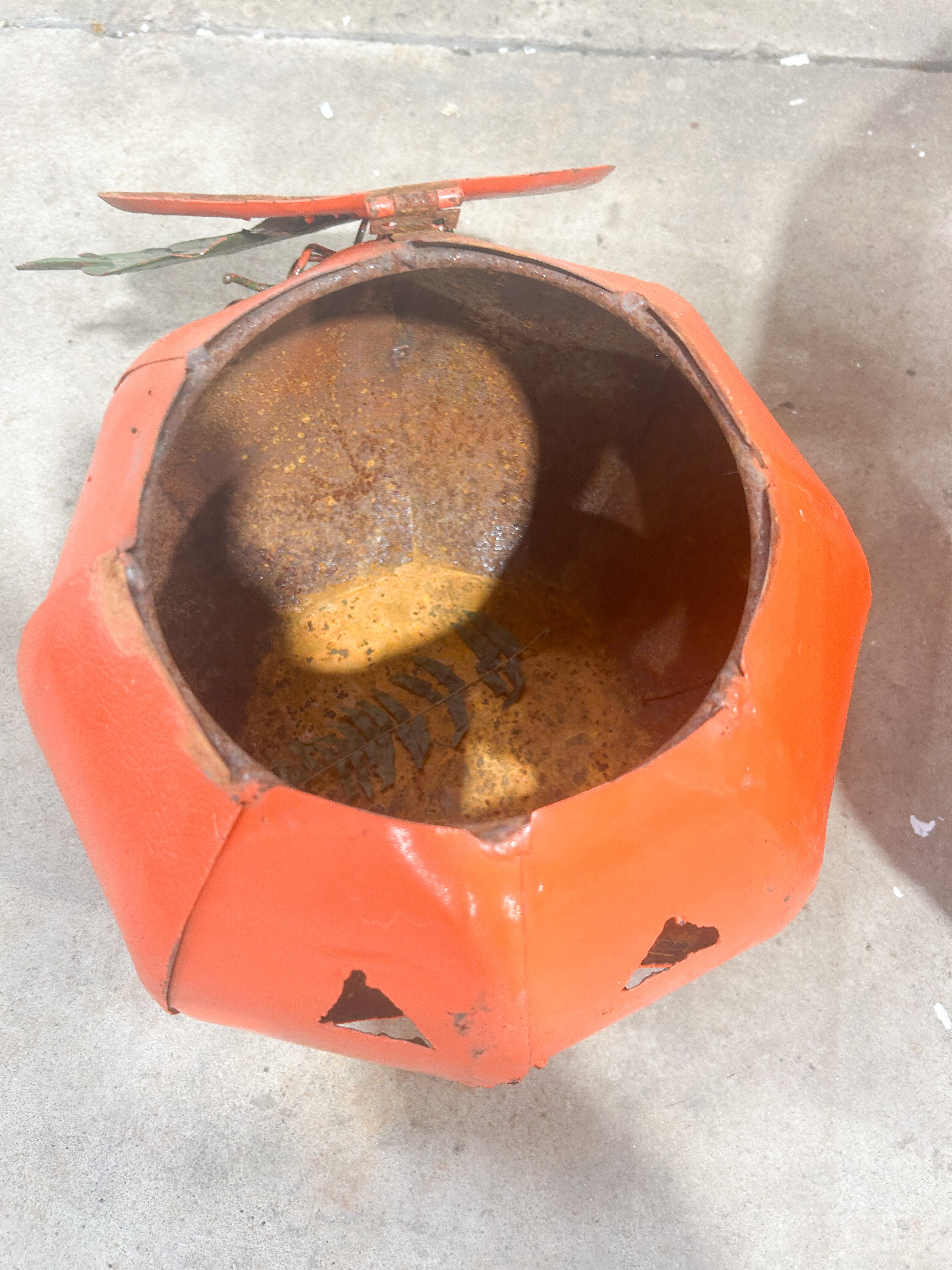 PAIR OF STACKED METAL JACK-O-LANTERNS