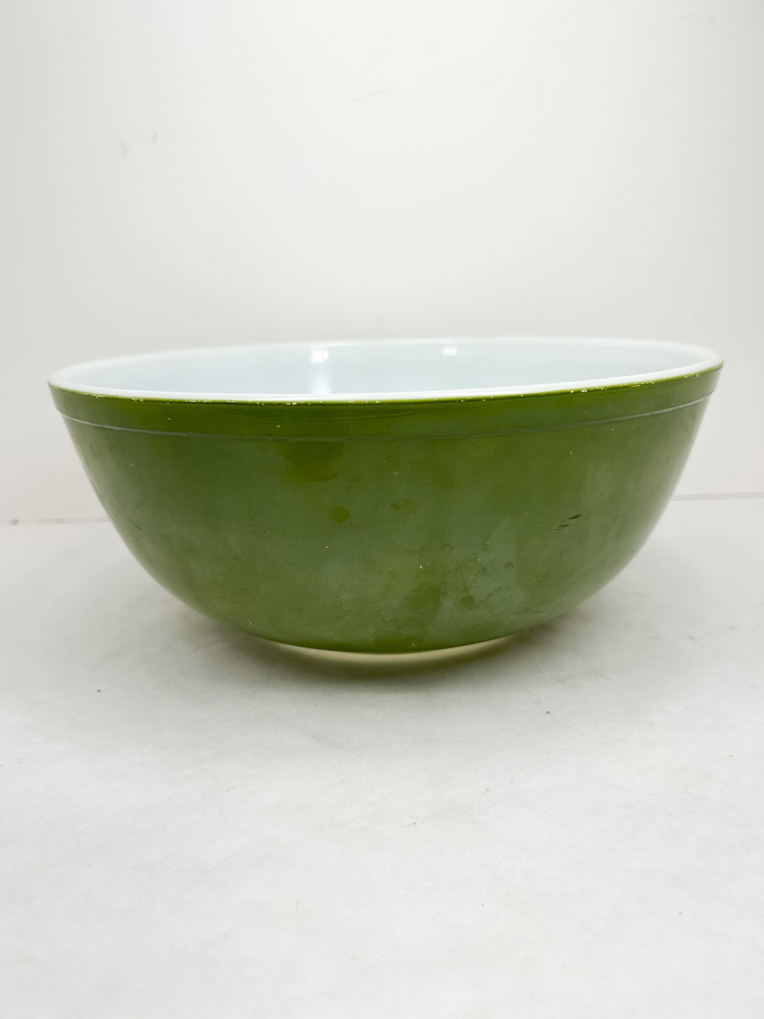 PYREX GREEN MILK GLASS MIXING BOWL