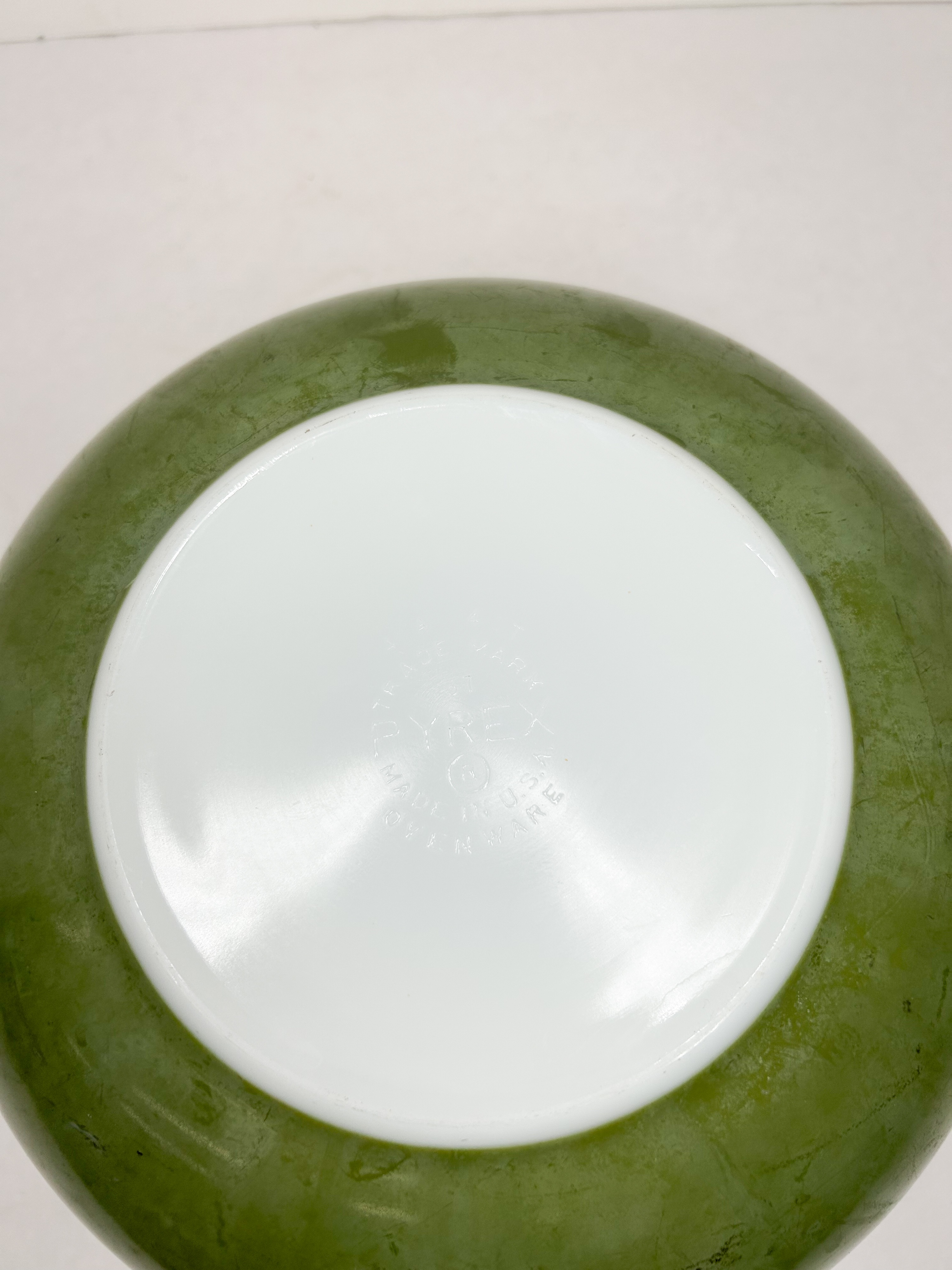 PYREX GREEN MILK GLASS MIXING BOWL