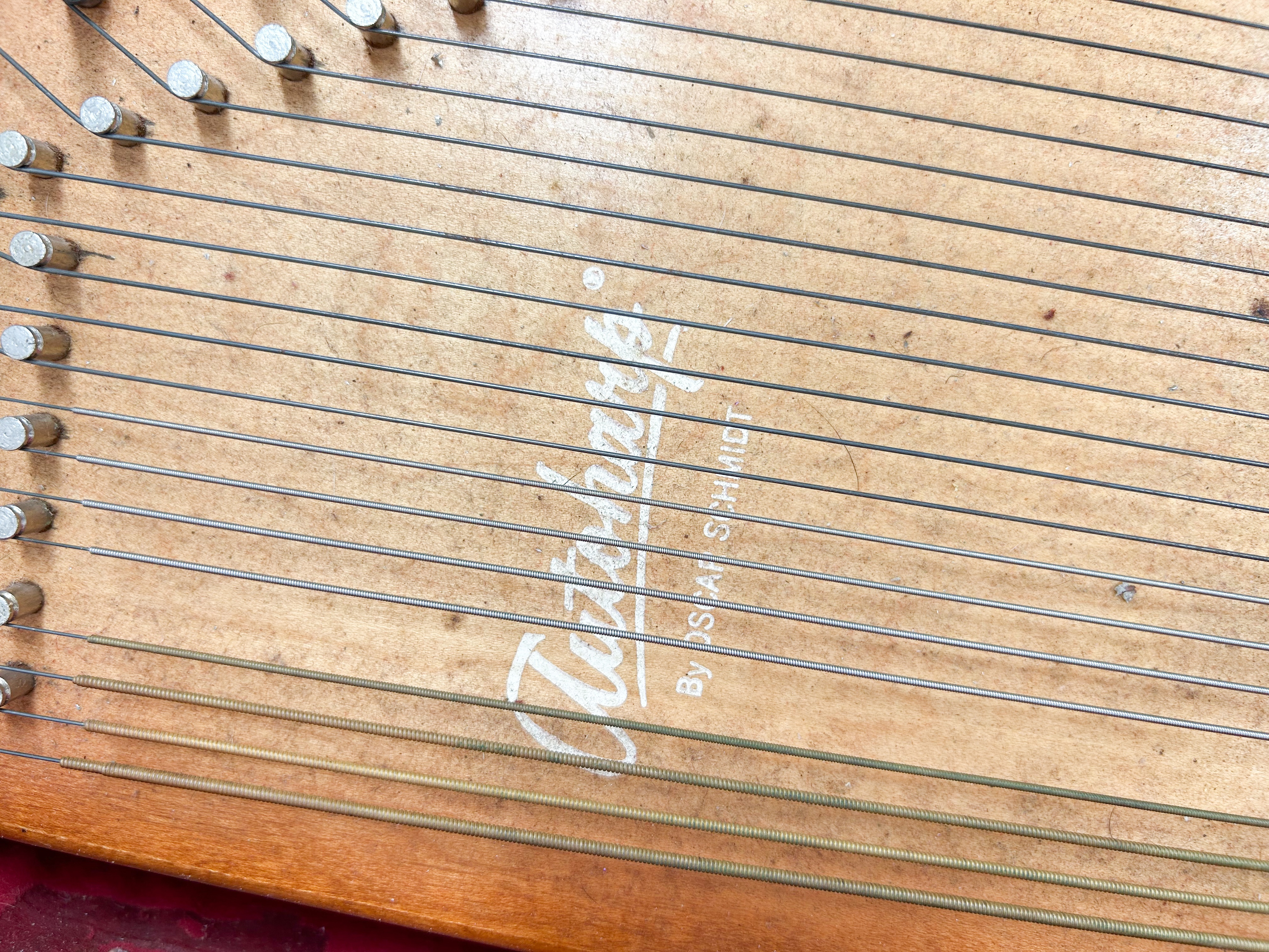 OSCAR SCHMIDT 15-CHORD WOODEN AUTOHARP