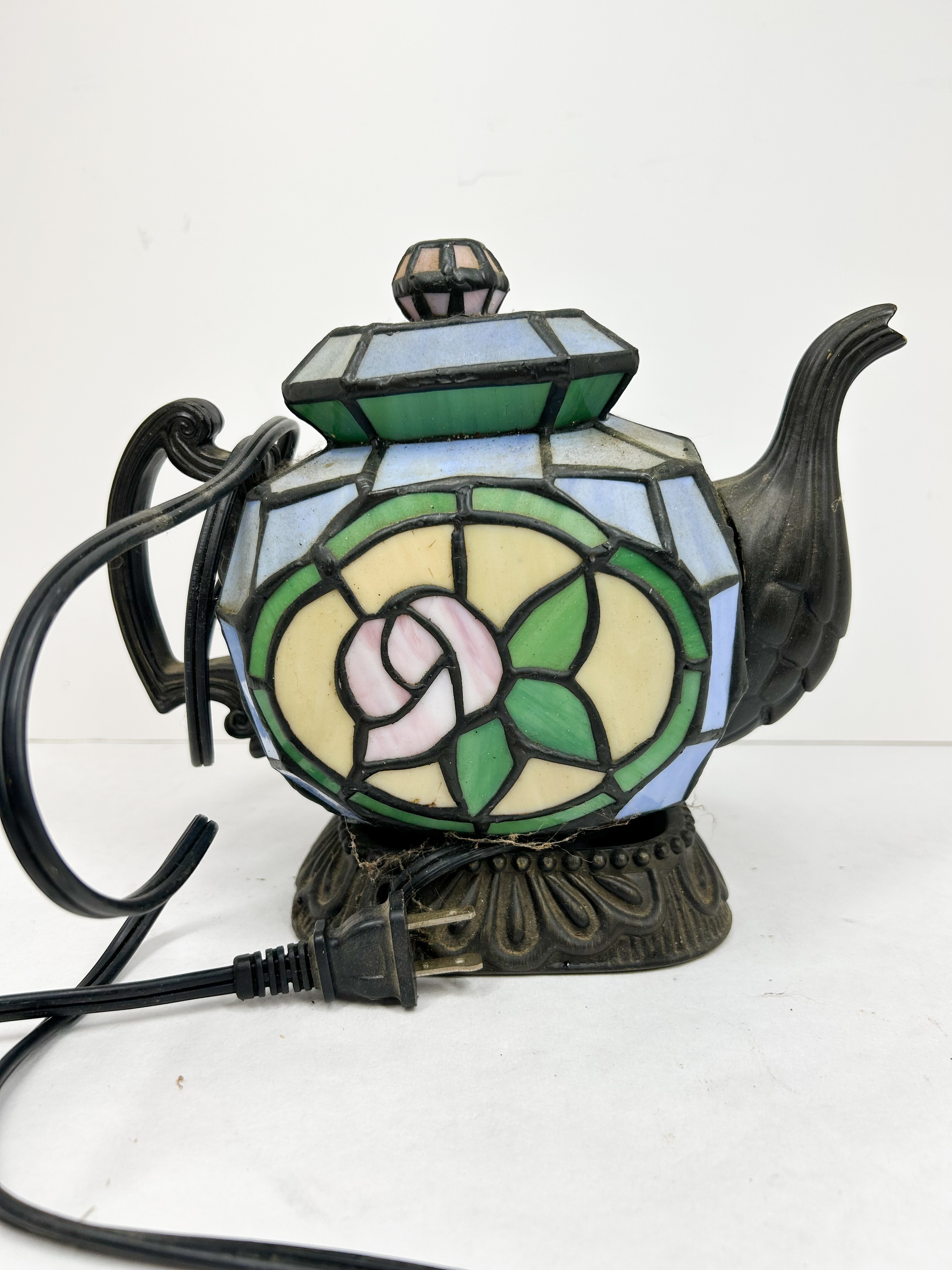 CHEYENNE STAINED GLASS TEAPOT LAMP