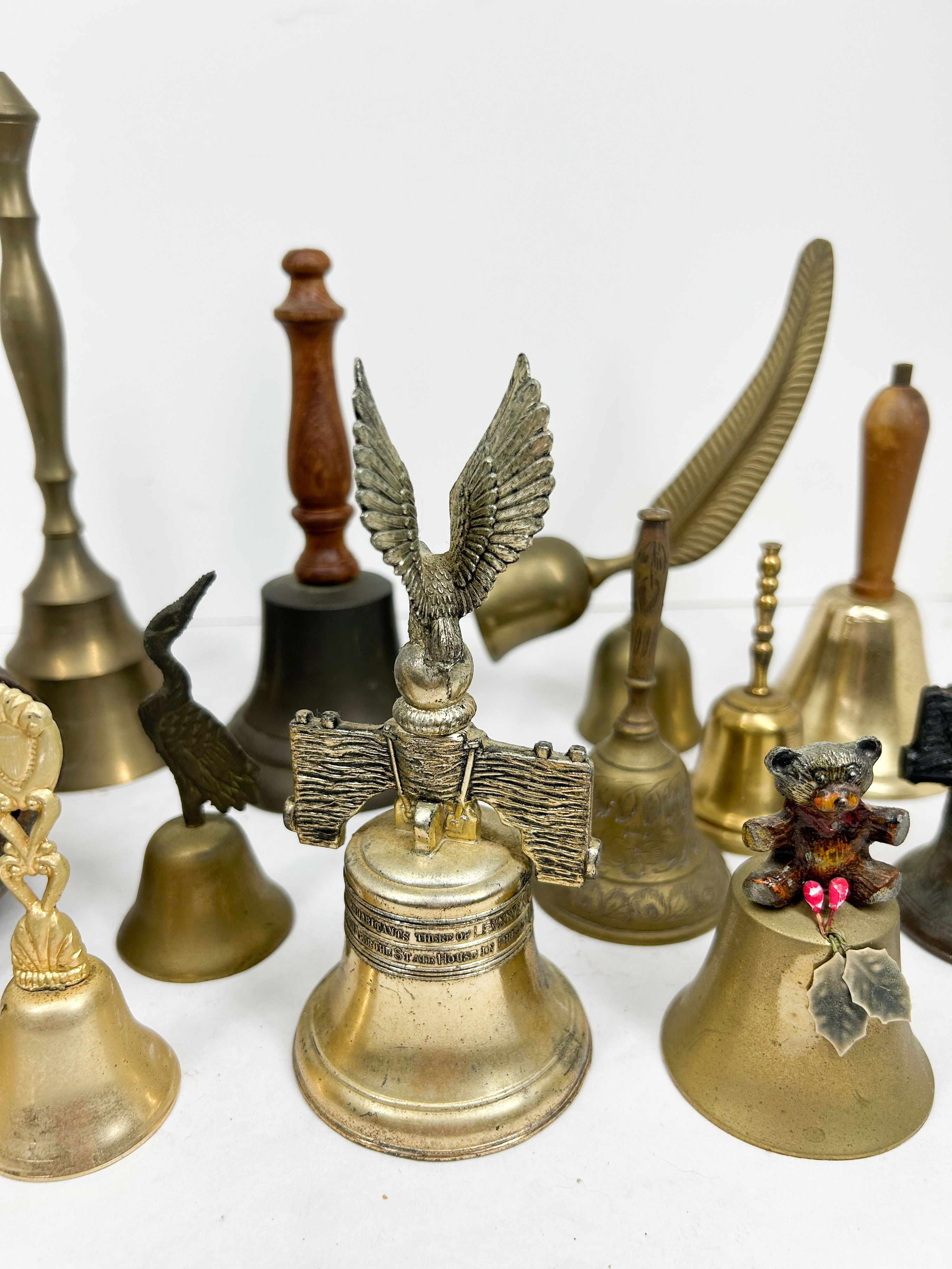 FIFTEEN VINTAGE ASSORTED METAL/BRASS BELLS