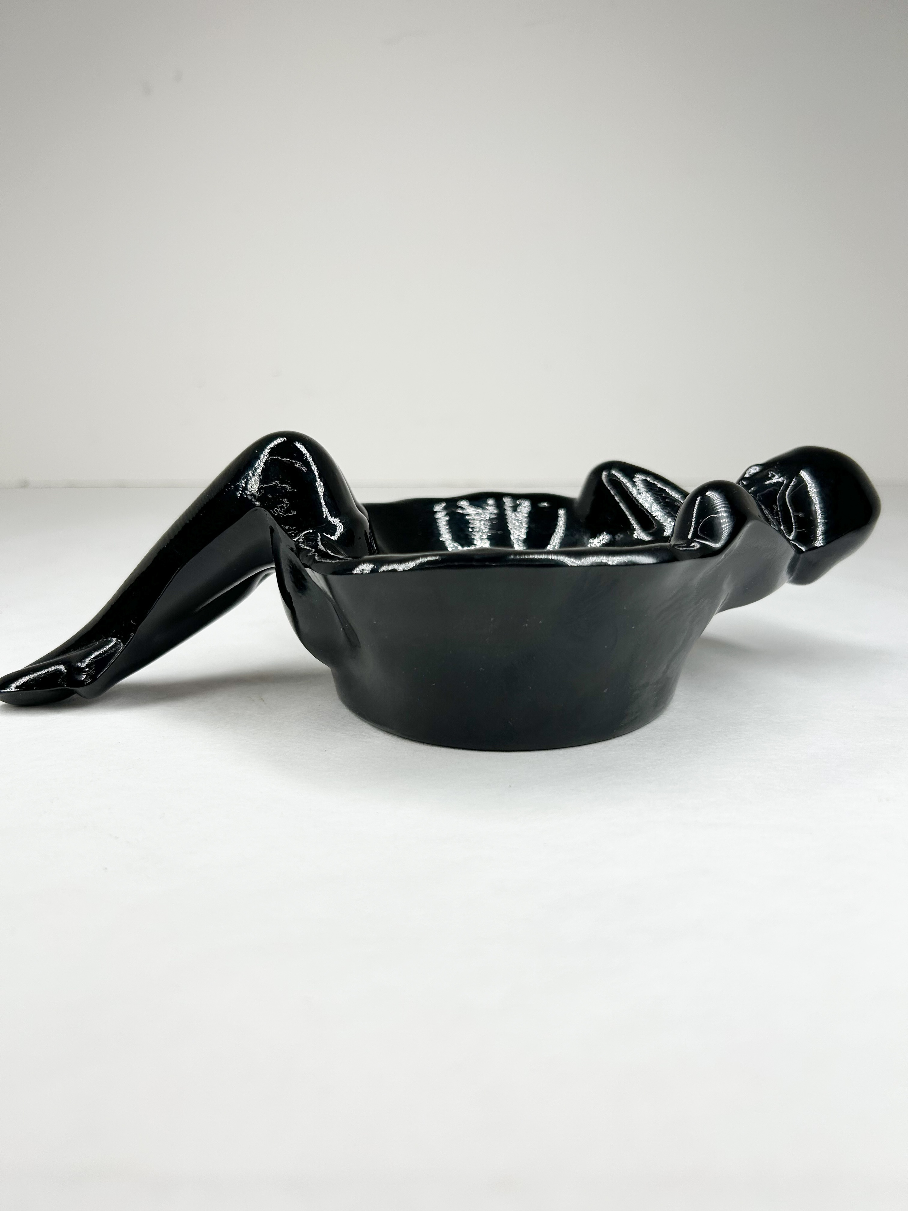 BLACK MOSSER BATHING BEAUTY DISH