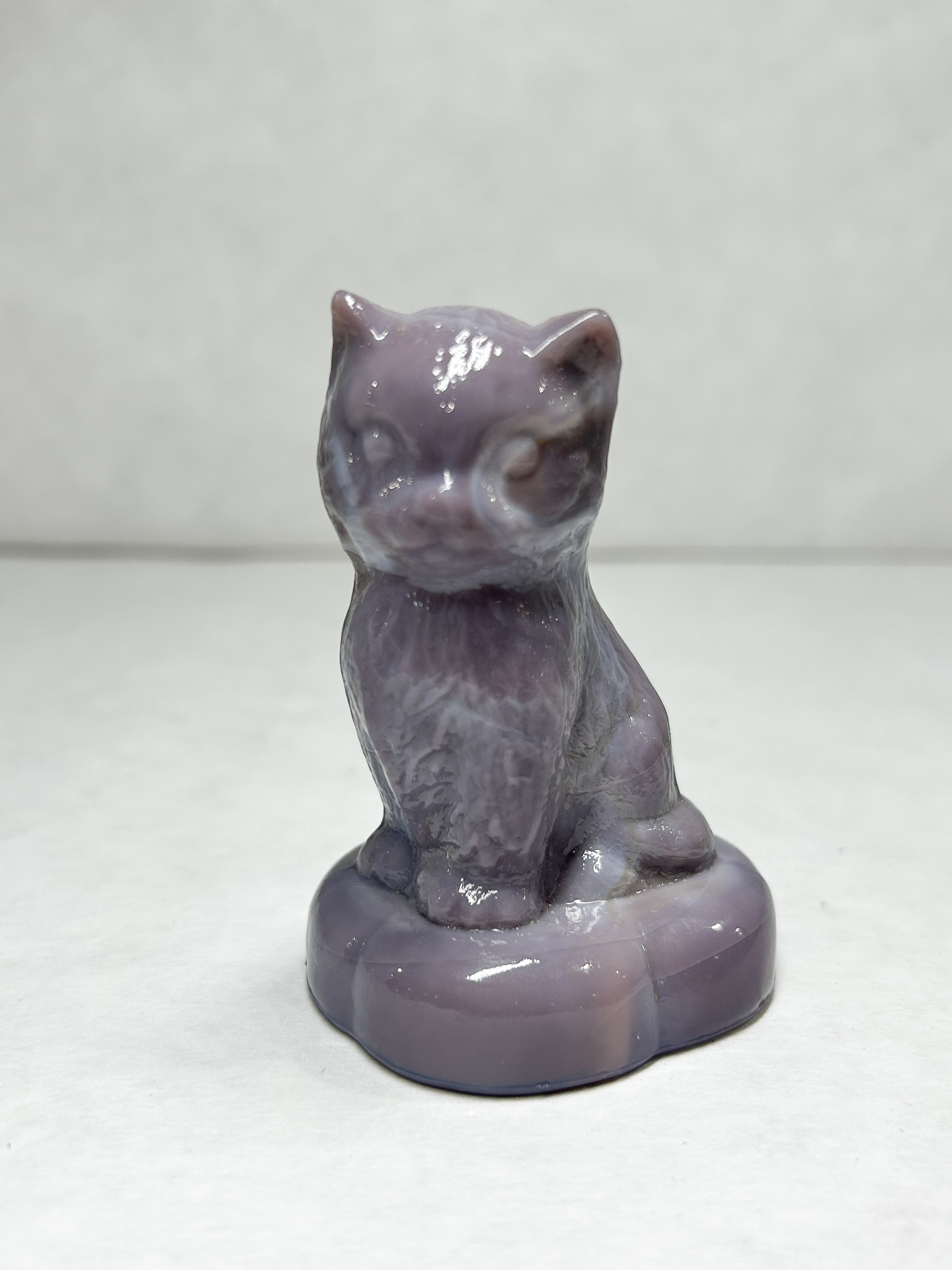 BOYD SLAG GLASS KITTEN ON PILLOW