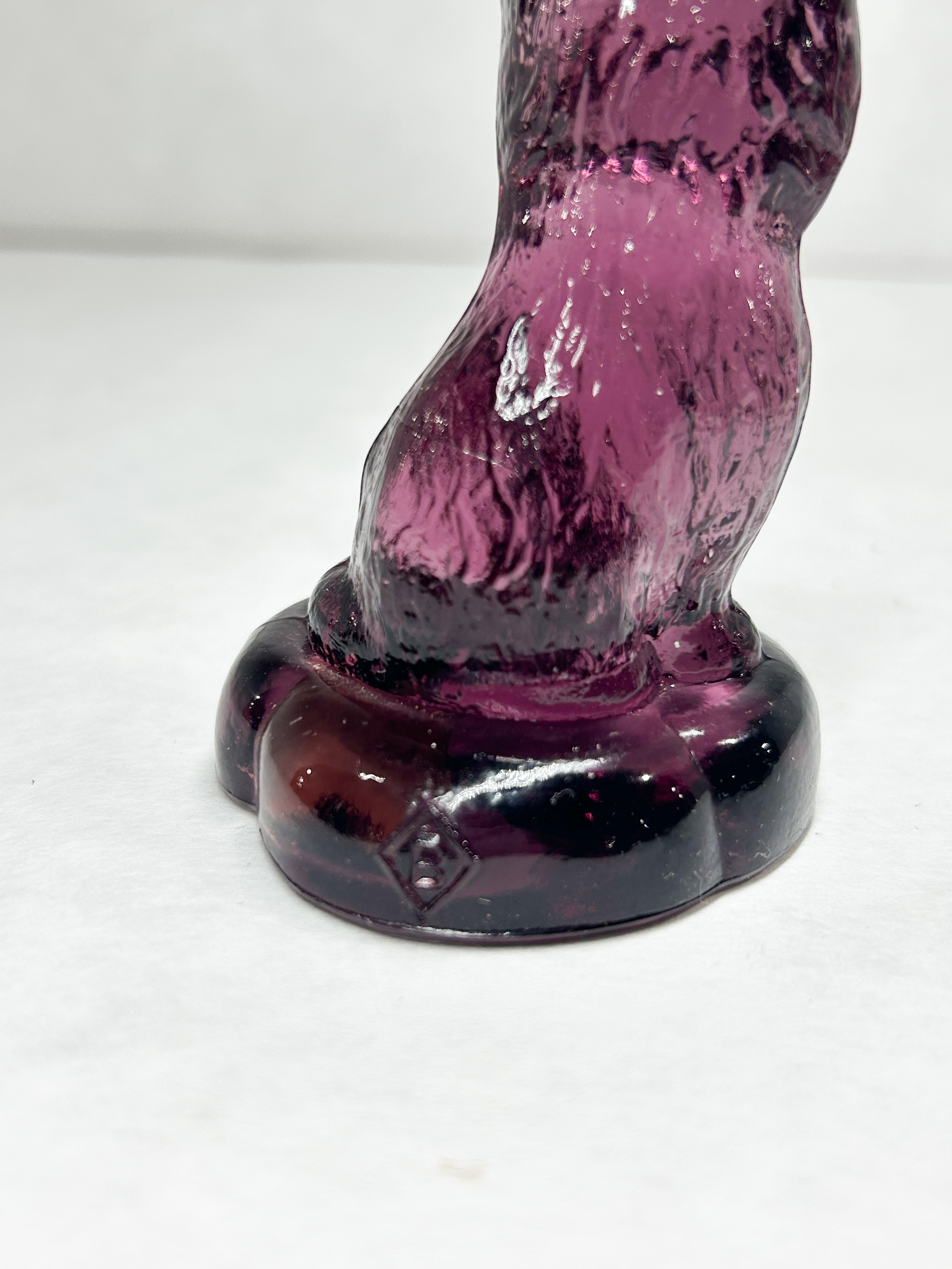 BOYD AMETHYST SITTING KITTEN ON PILLOW