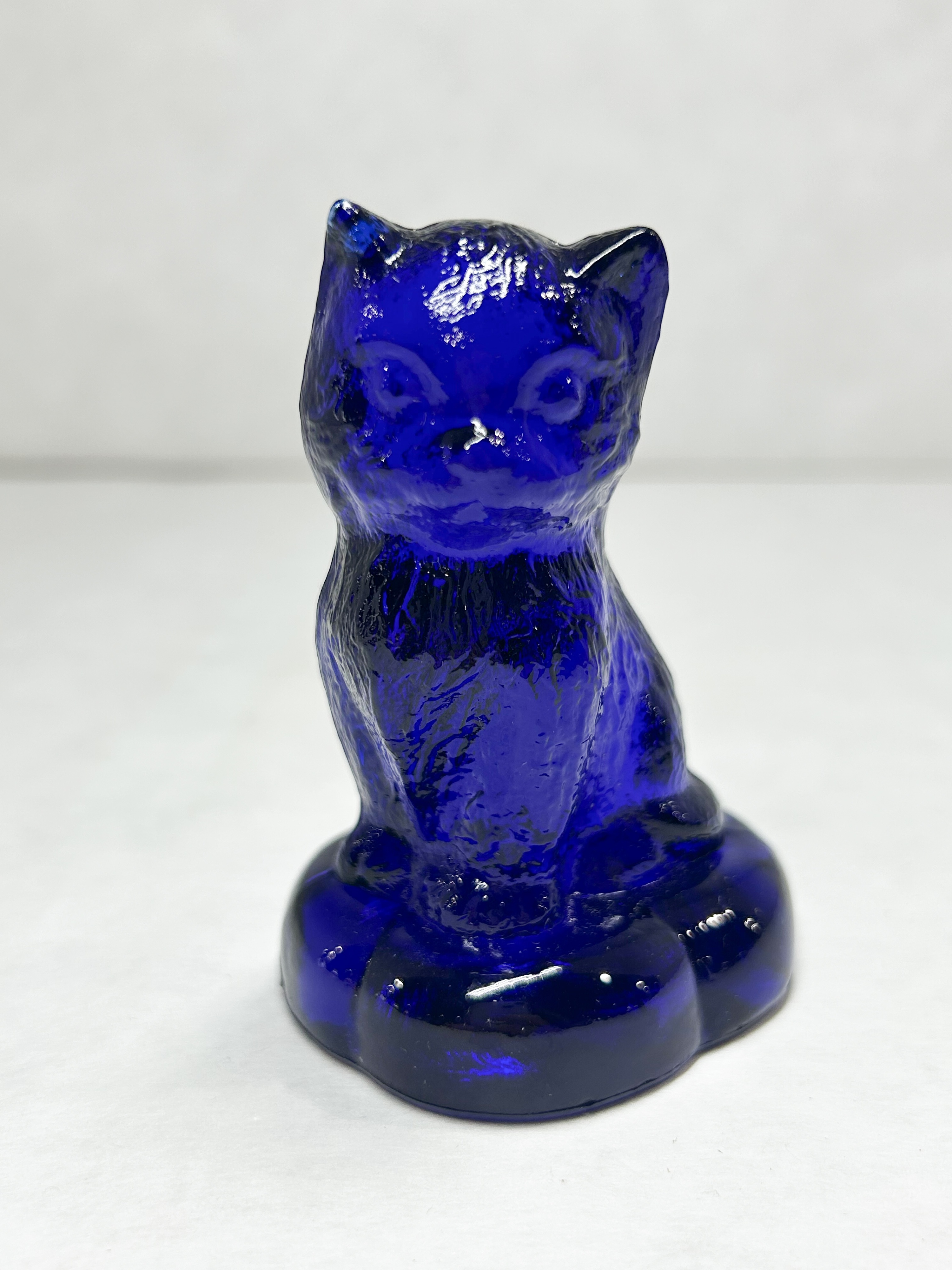 BOYD COBALT BLUE SITTING KITTEN ON PILLOW